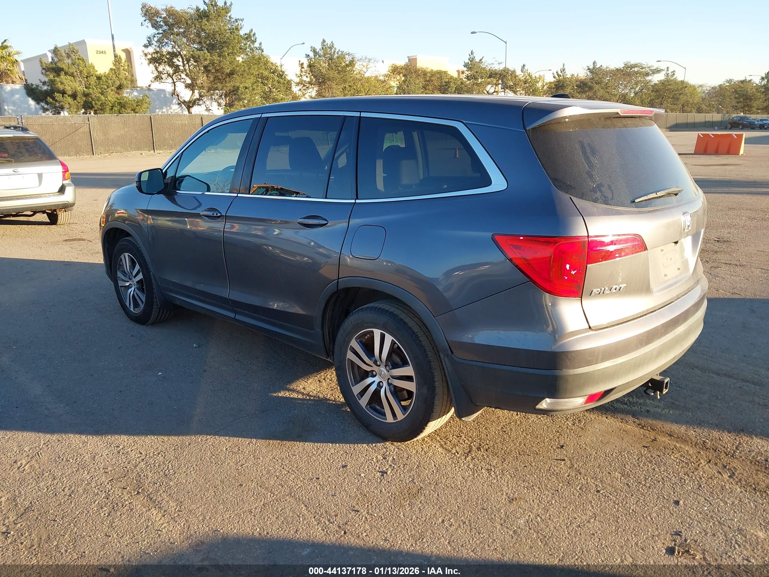 HONDA PILOT image 3