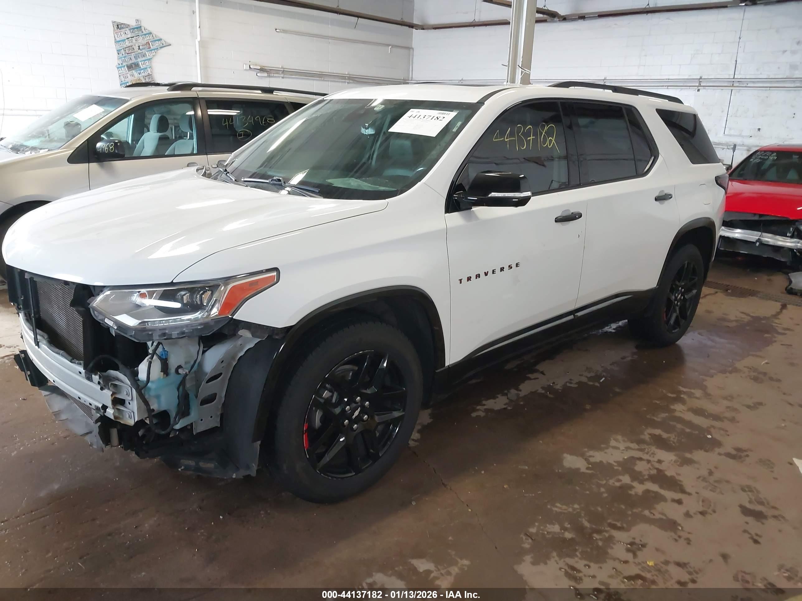 CHEVROLET TRAVERSE image 2