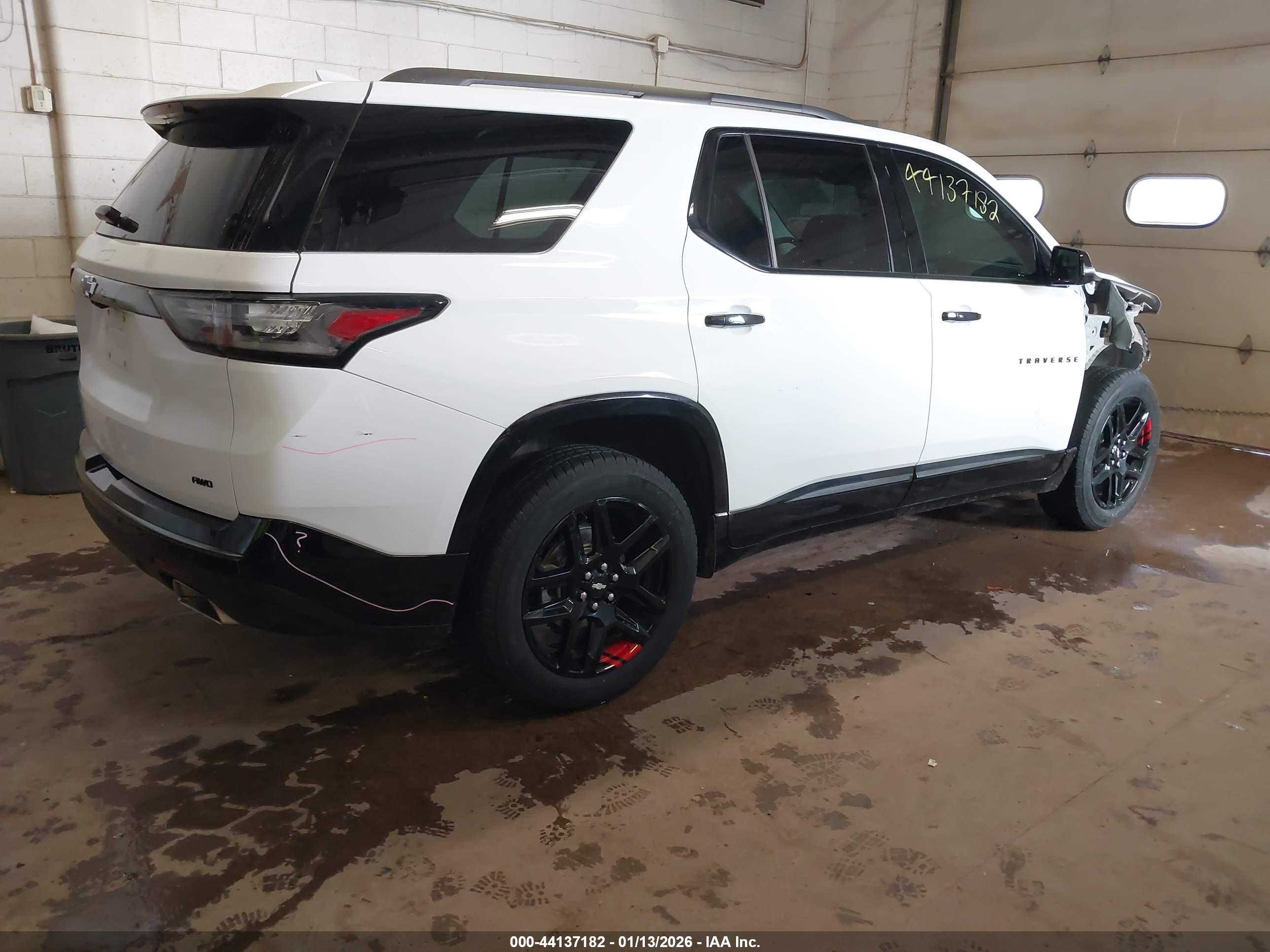 CHEVROLET TRAVERSE image 4
