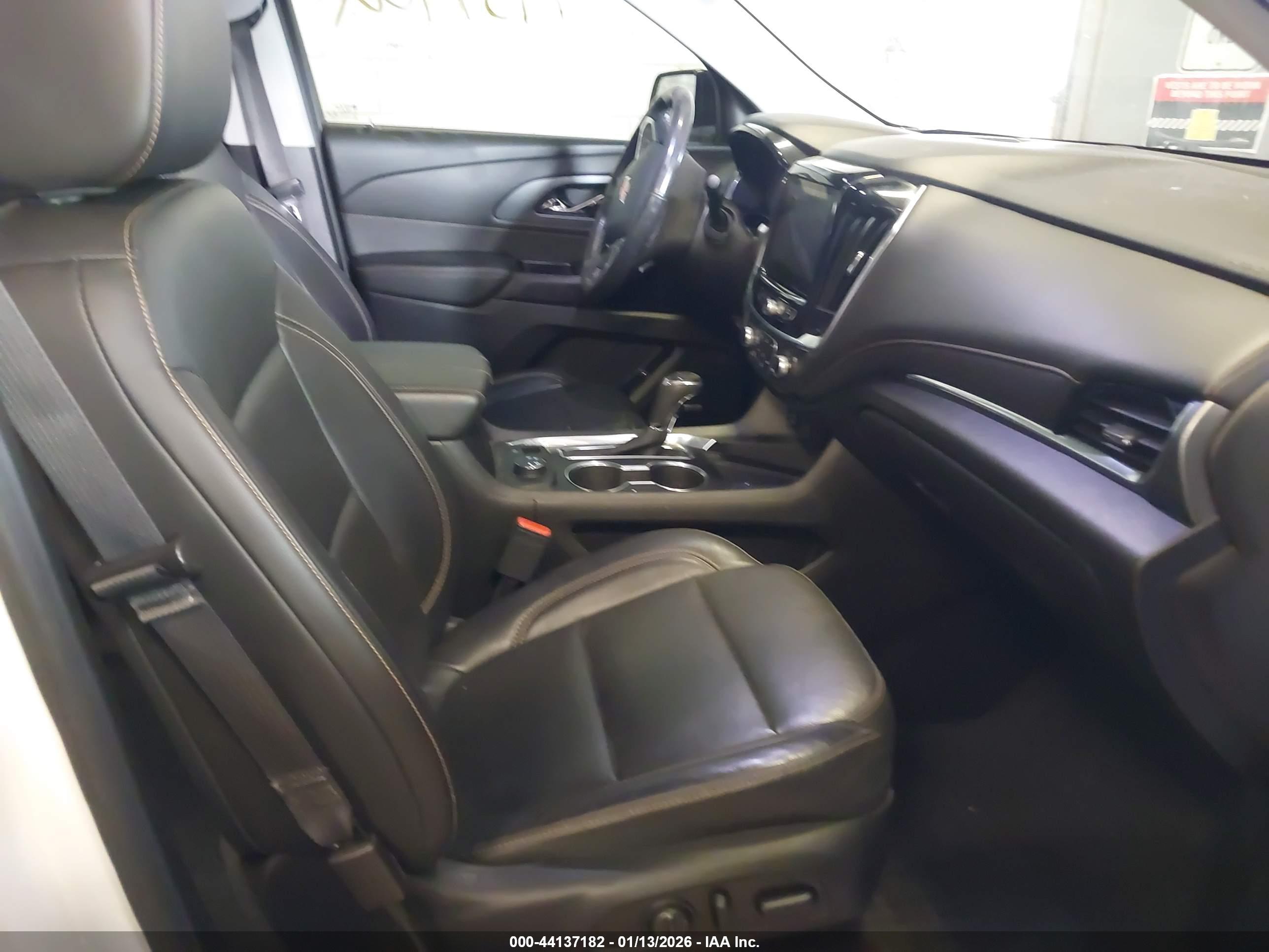 CHEVROLET TRAVERSE image 5