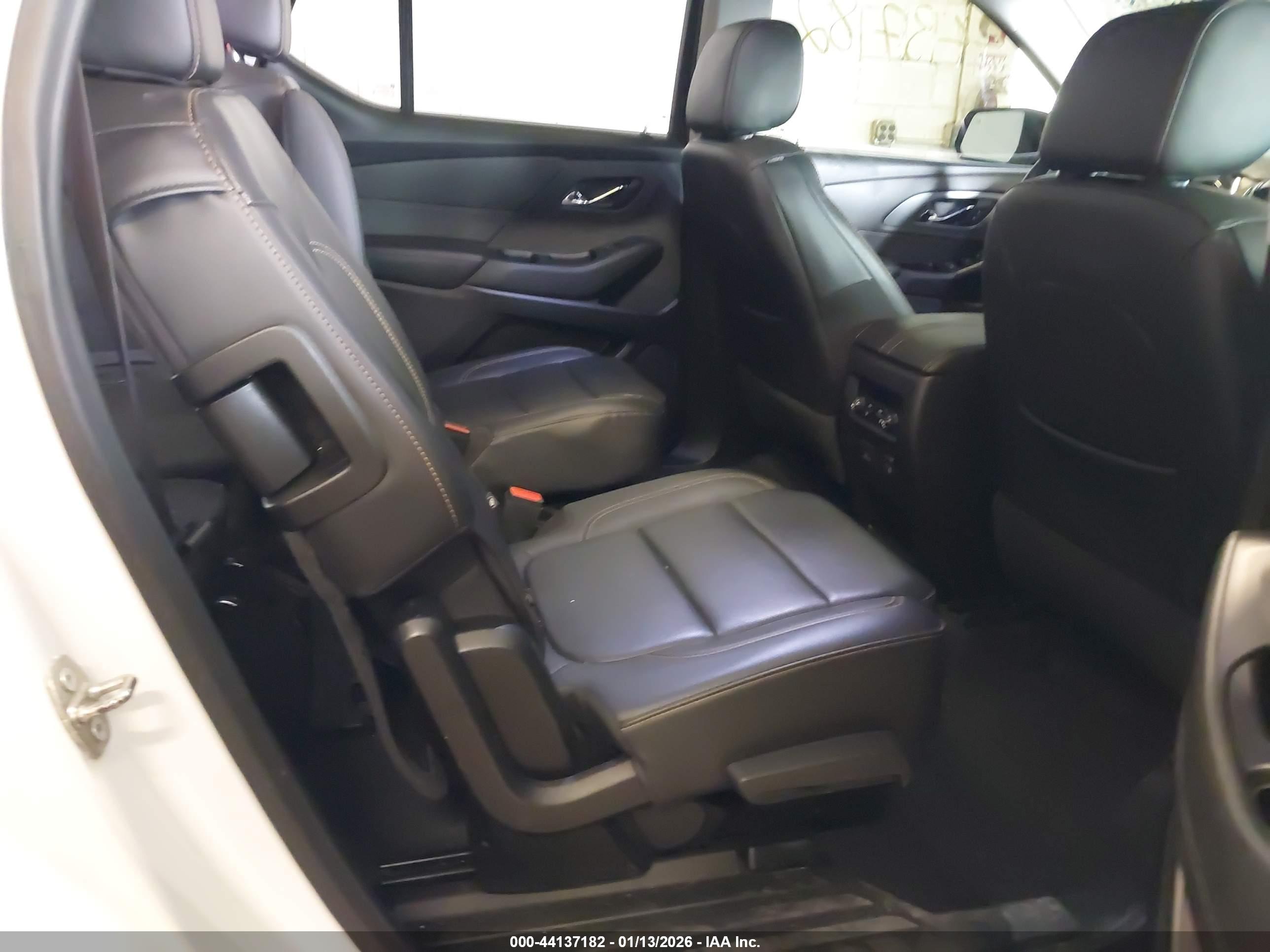 CHEVROLET TRAVERSE image 8