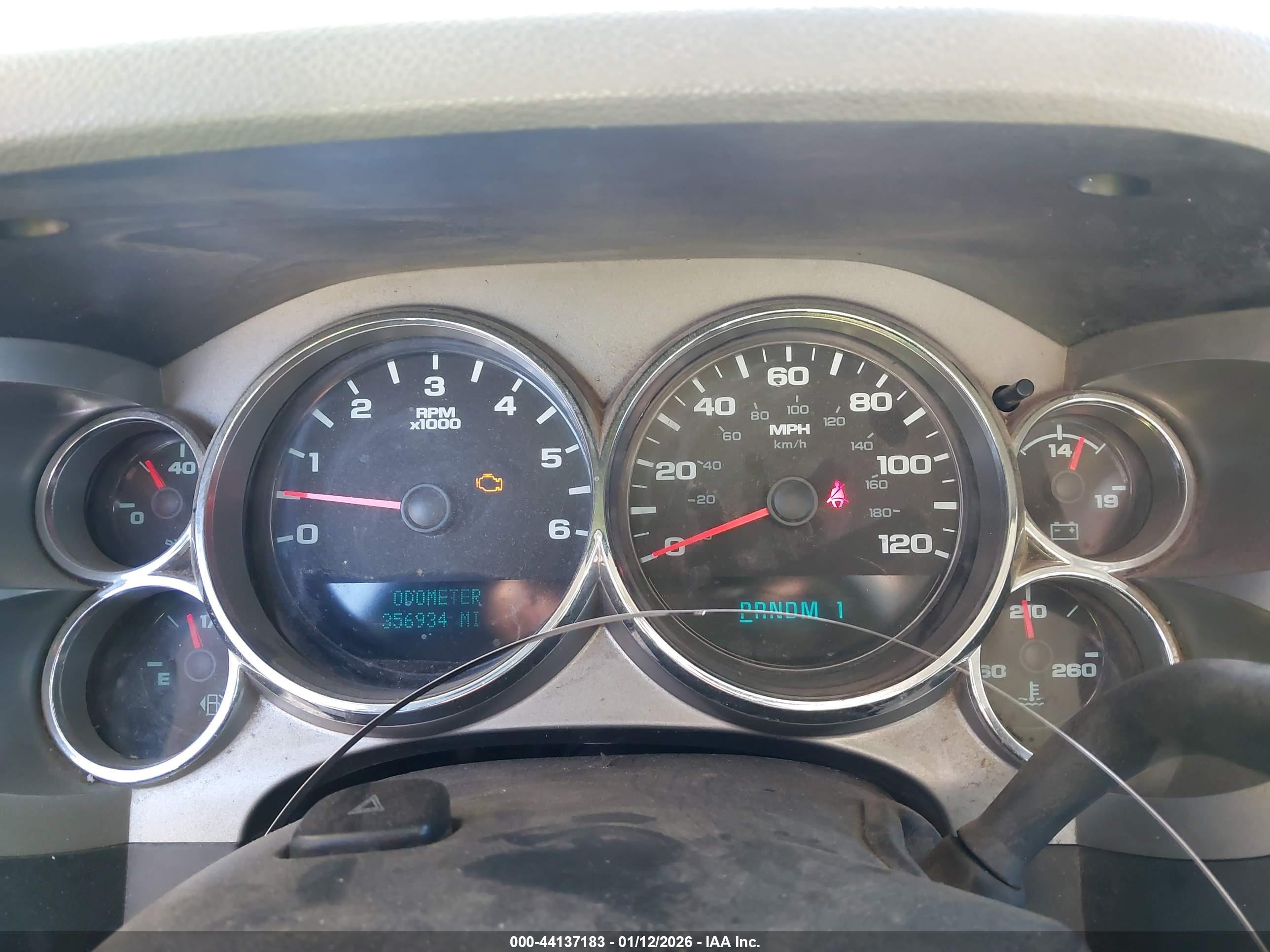 CHEVROLET SILVERADO image 6