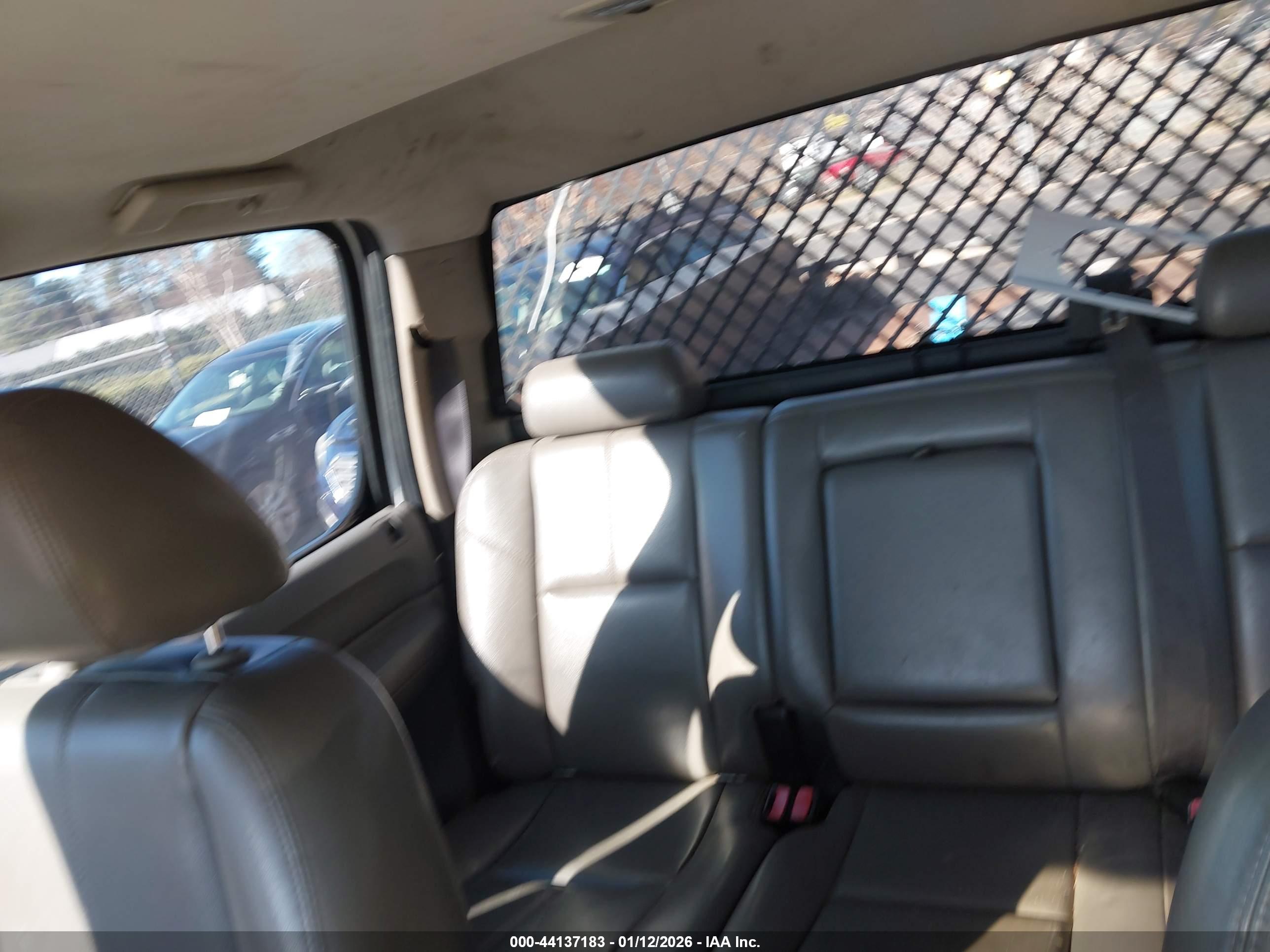 CHEVROLET SILVERADO image 7