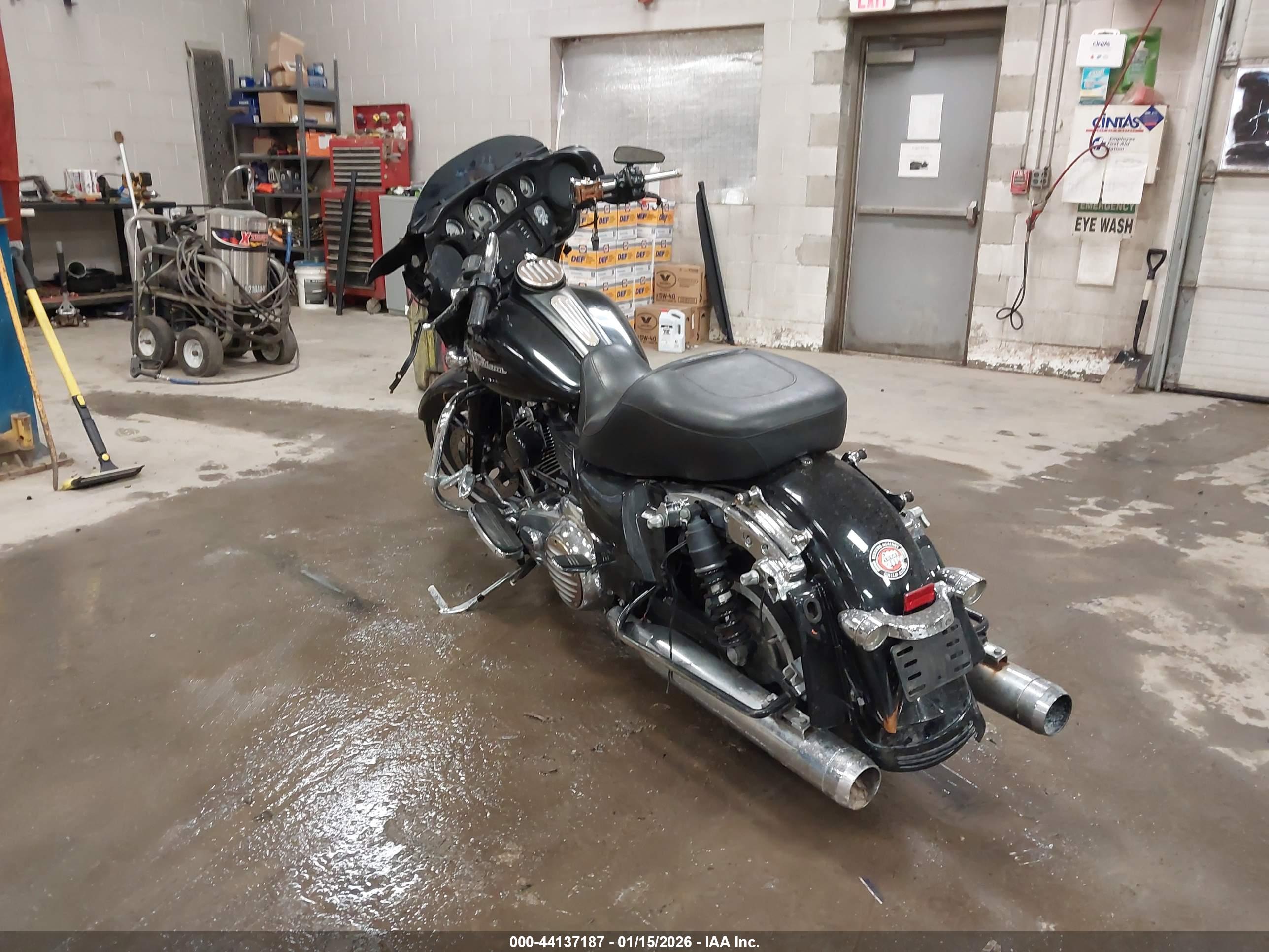 HARLEY-DAVIDSON FLHX image 3