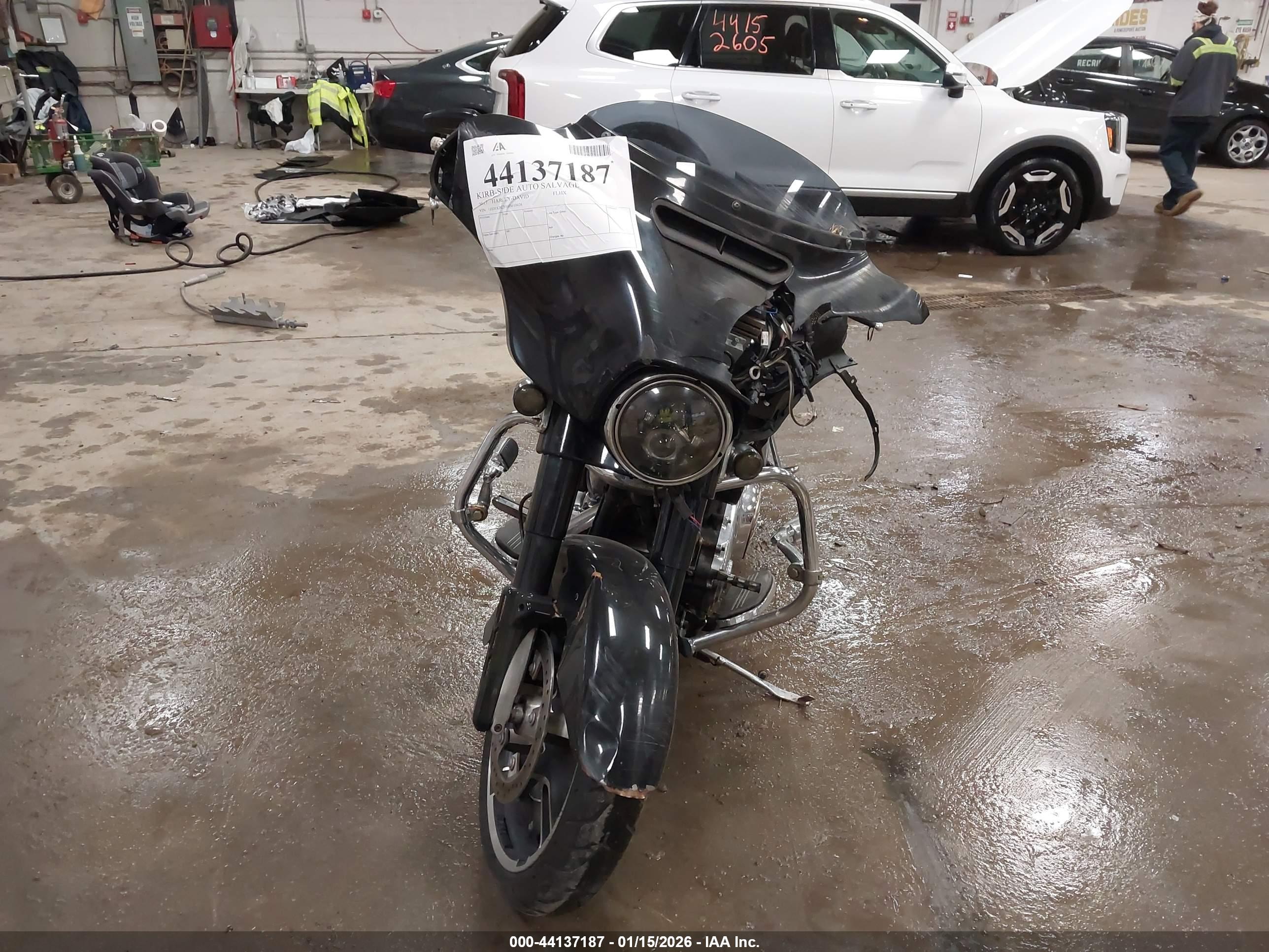 HARLEY-DAVIDSON FLHX image 5