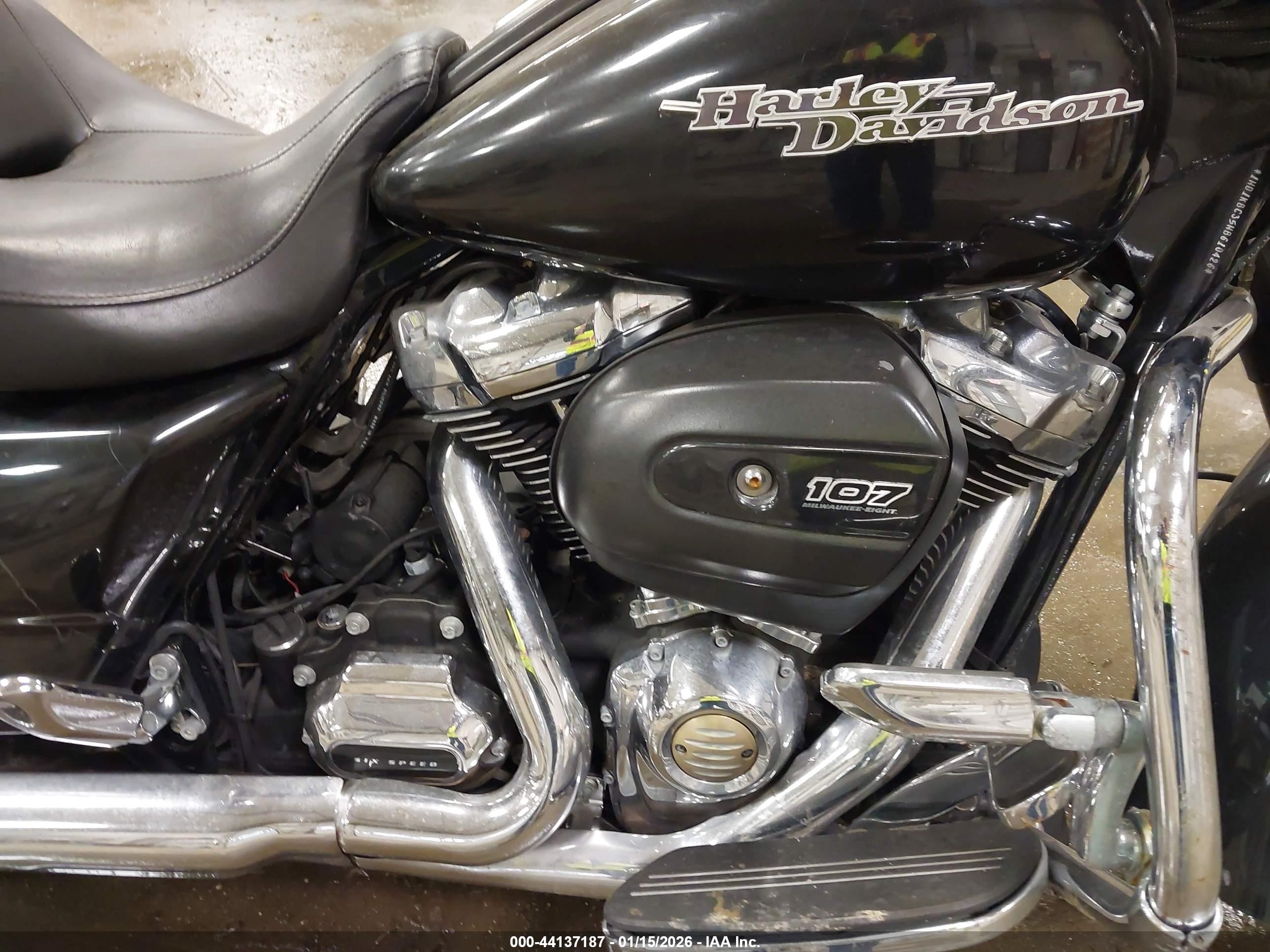 HARLEY-DAVIDSON FLHX image 8