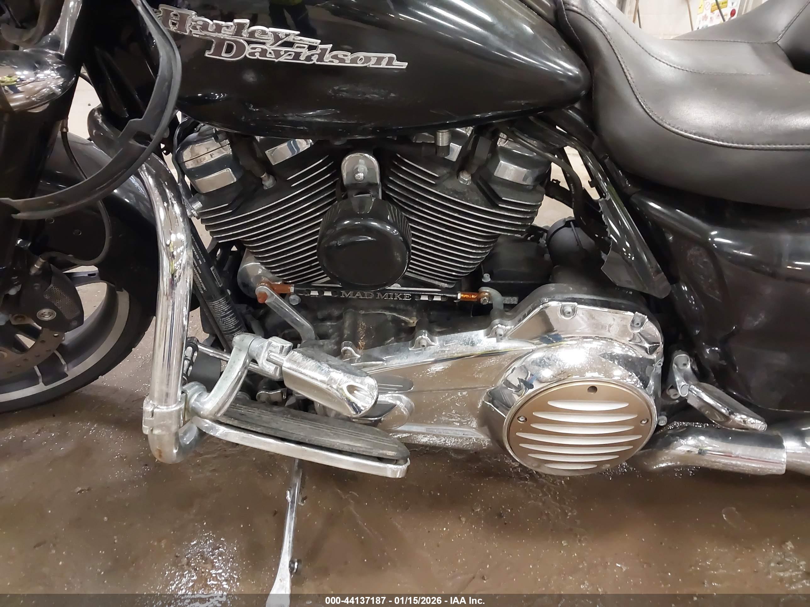 HARLEY-DAVIDSON FLHX image 9