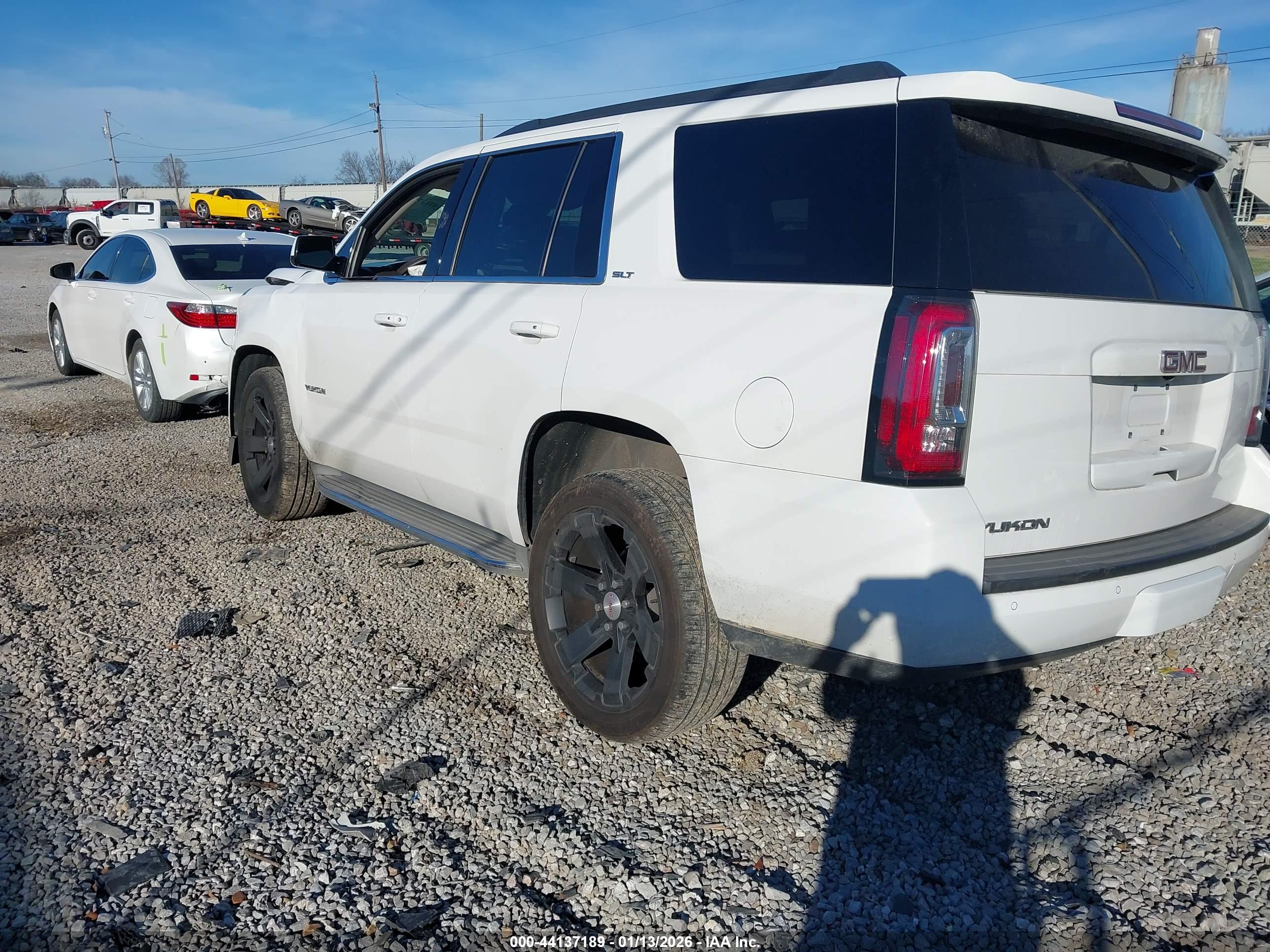 GMC YUKON image 3