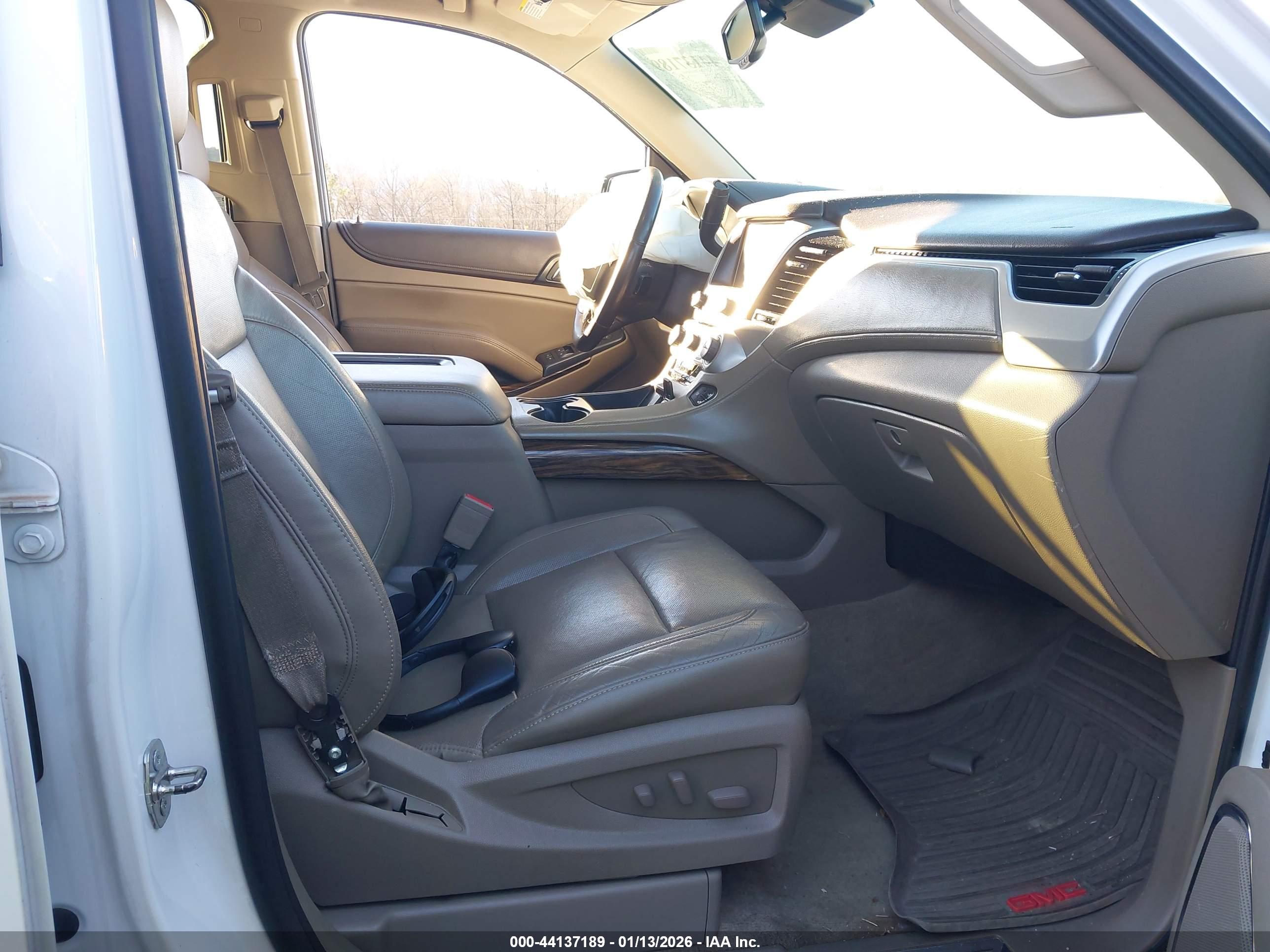 GMC YUKON image 5