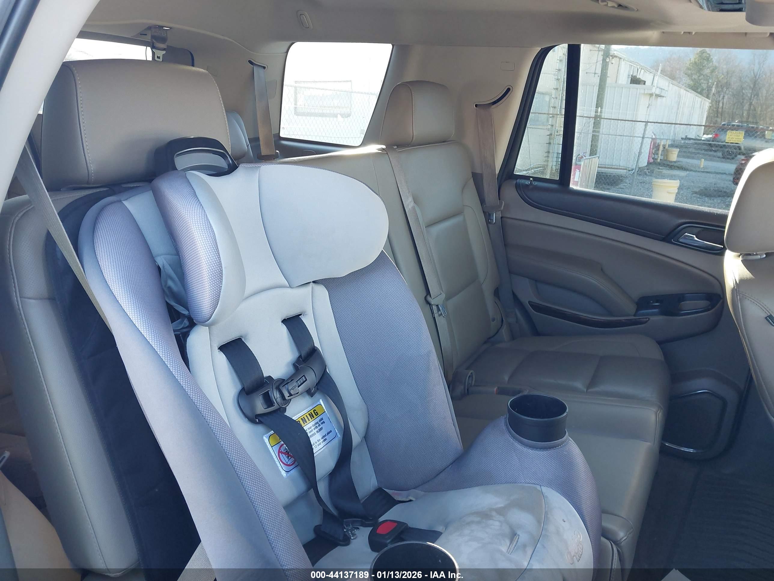 GMC YUKON image 8