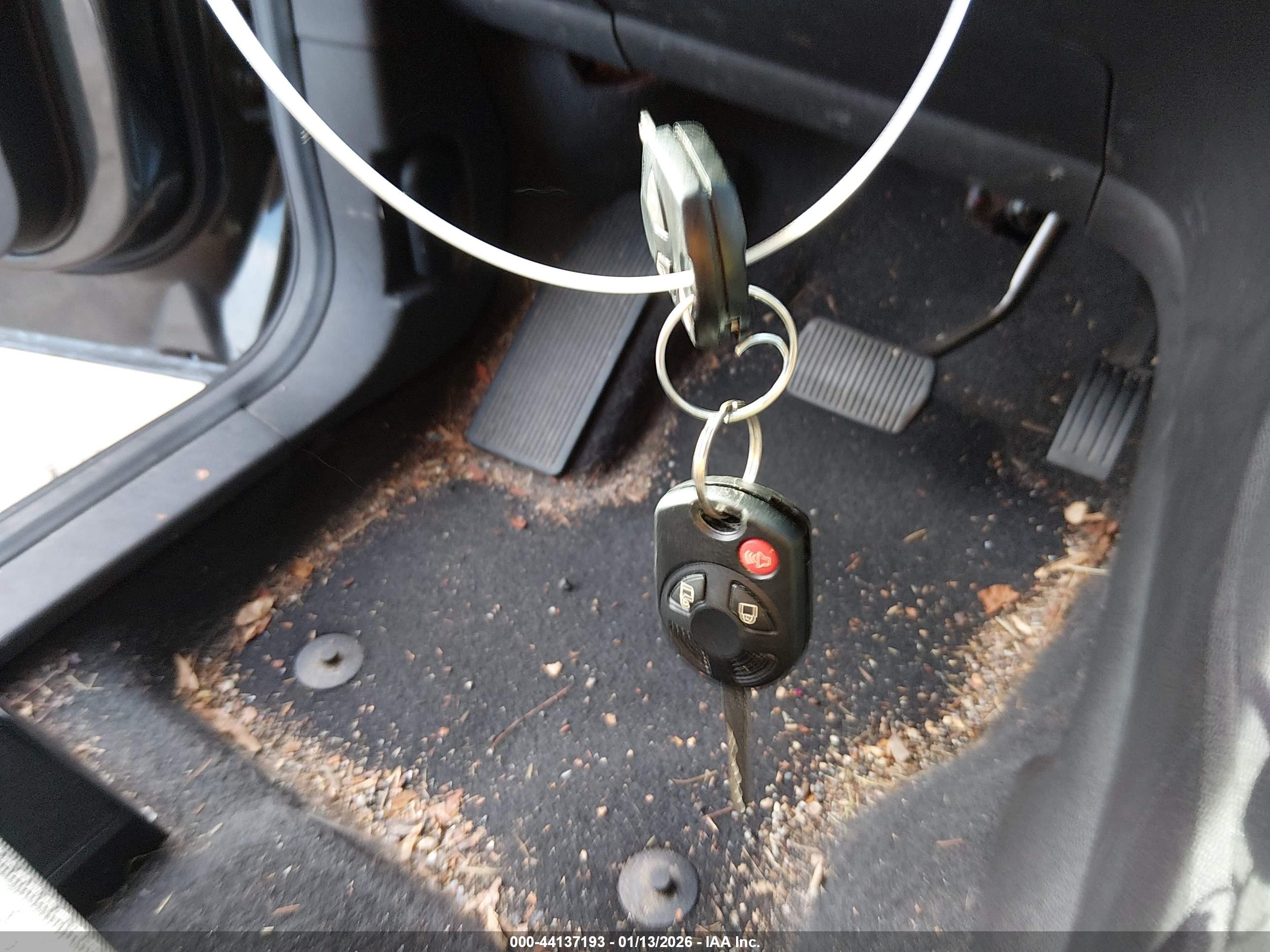 FORD ESCAPE image 11