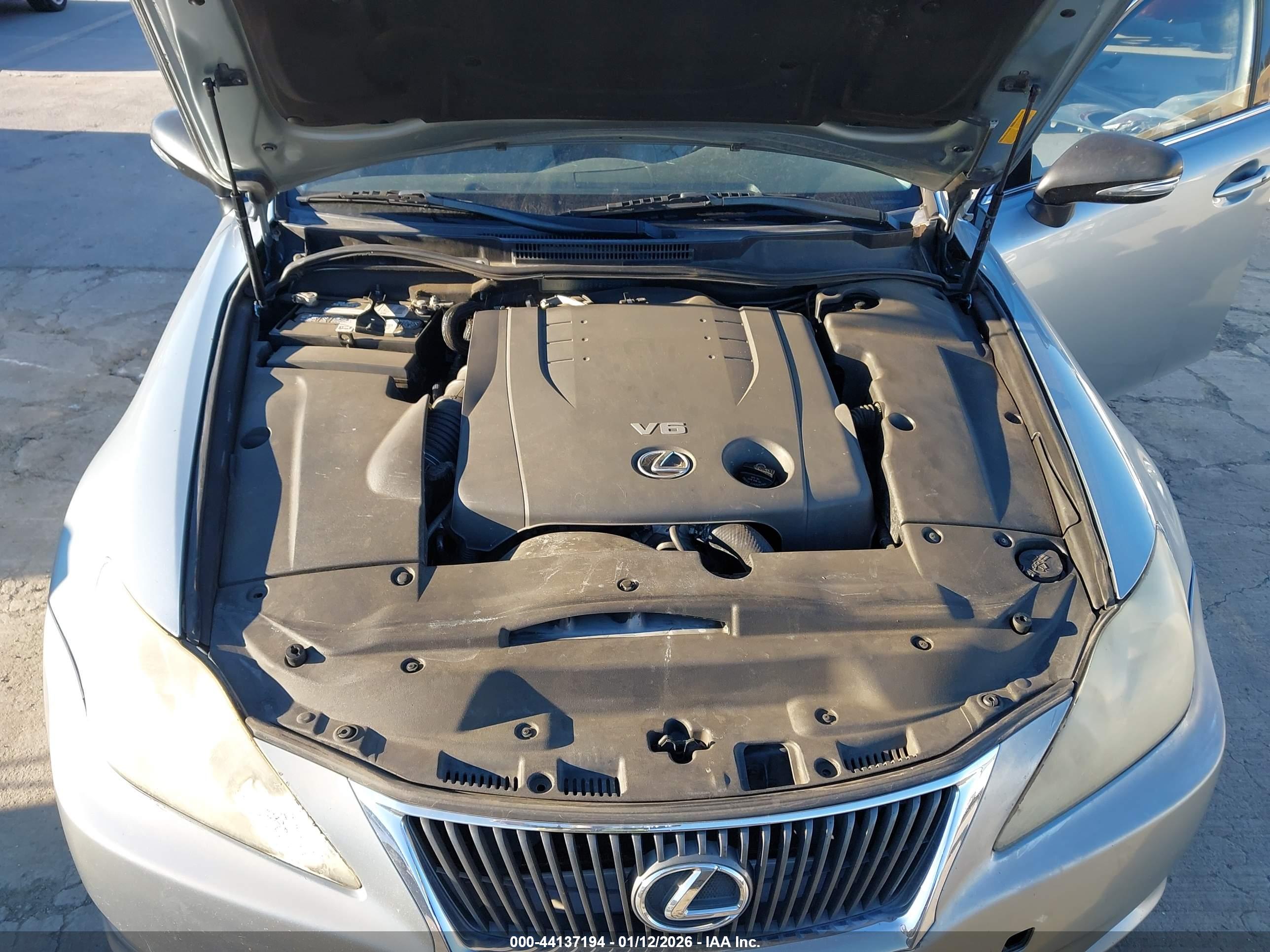 LEXUS IS image 10