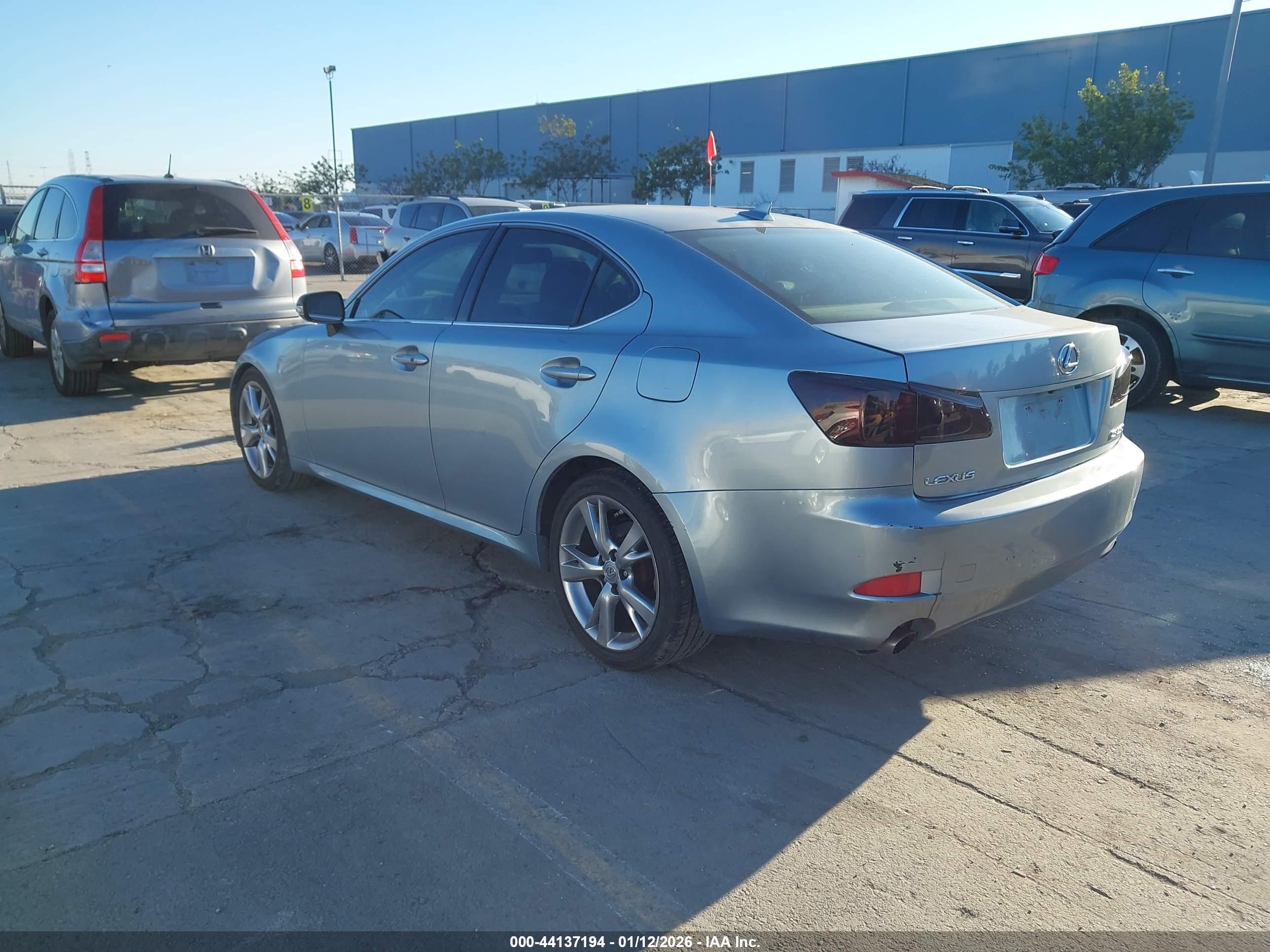 LEXUS IS image 3