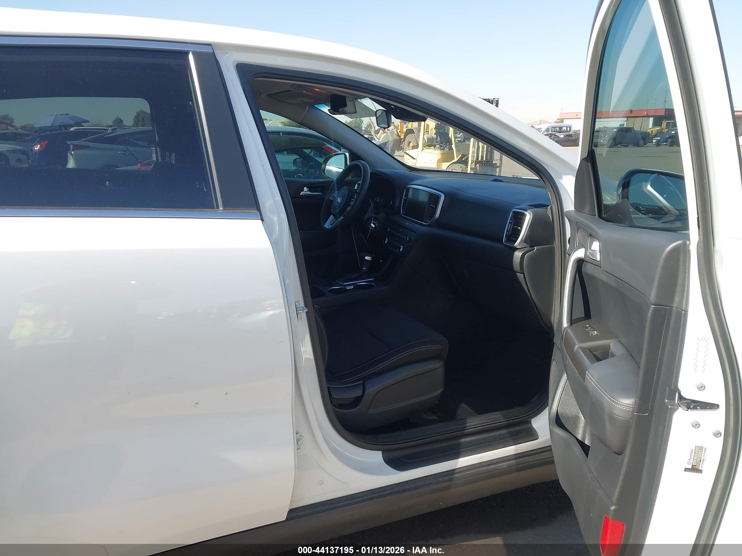 KIA SPORTAGE image 5