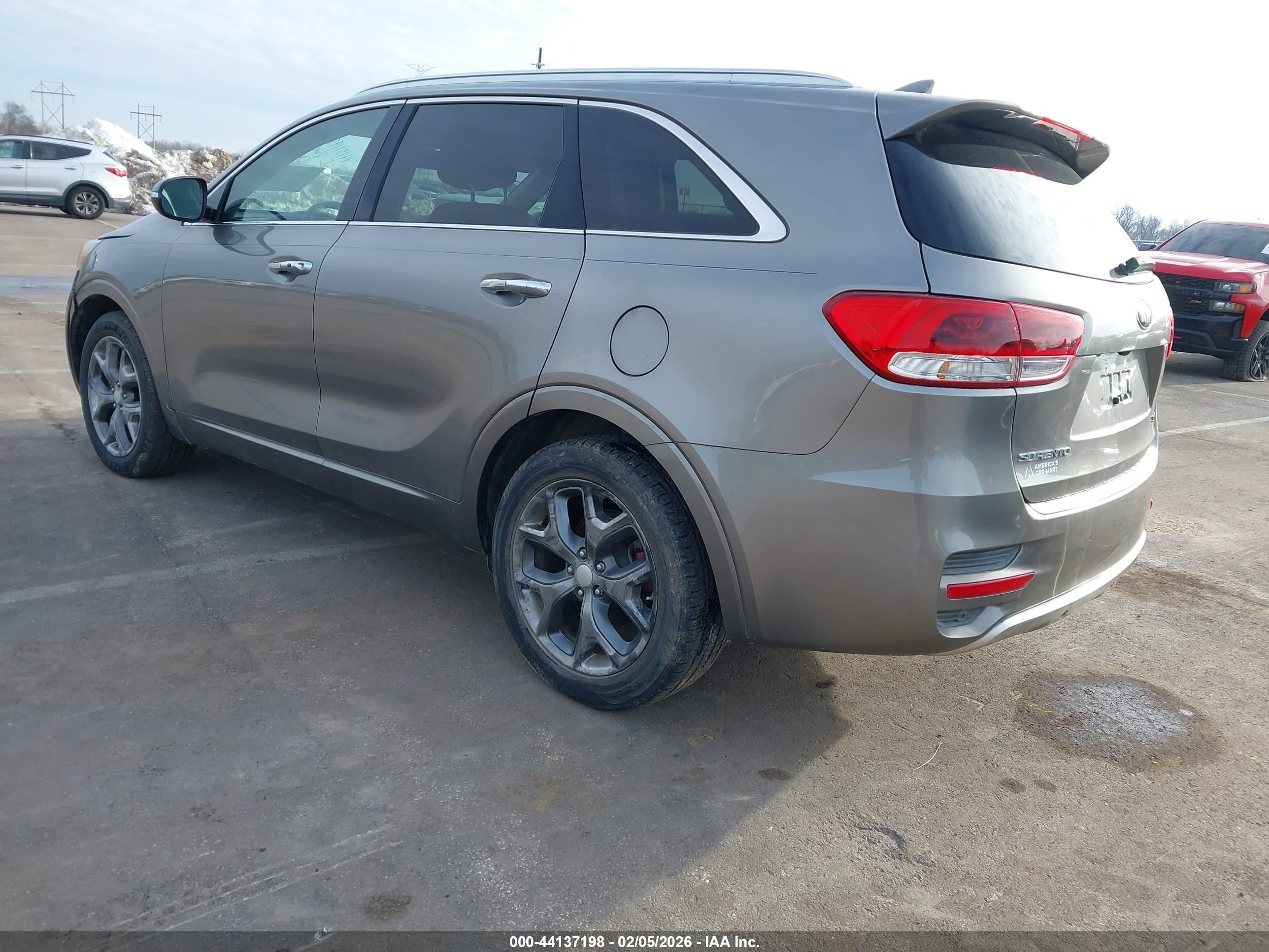 KIA SORENTO image 3