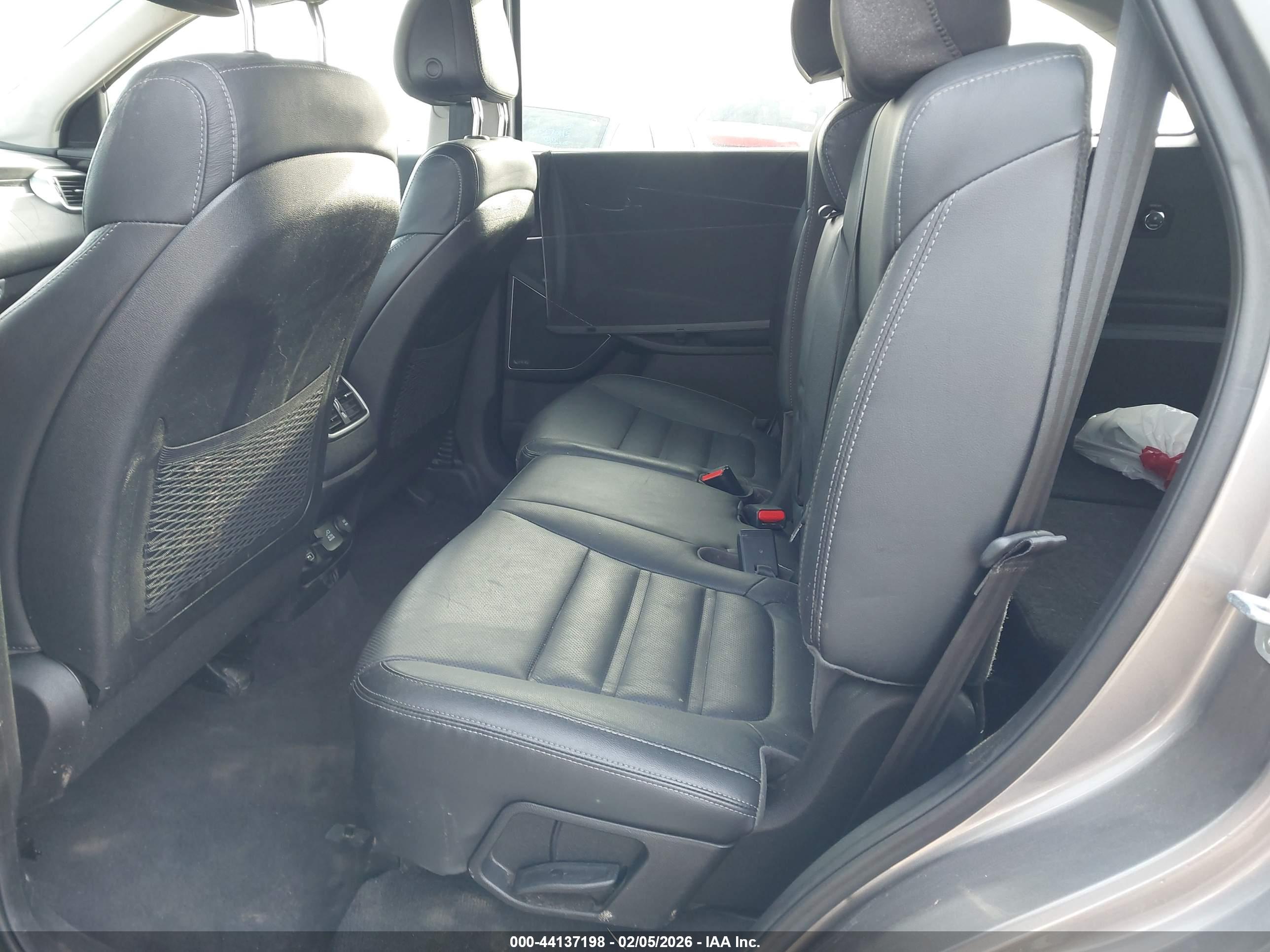 KIA SORENTO image 8