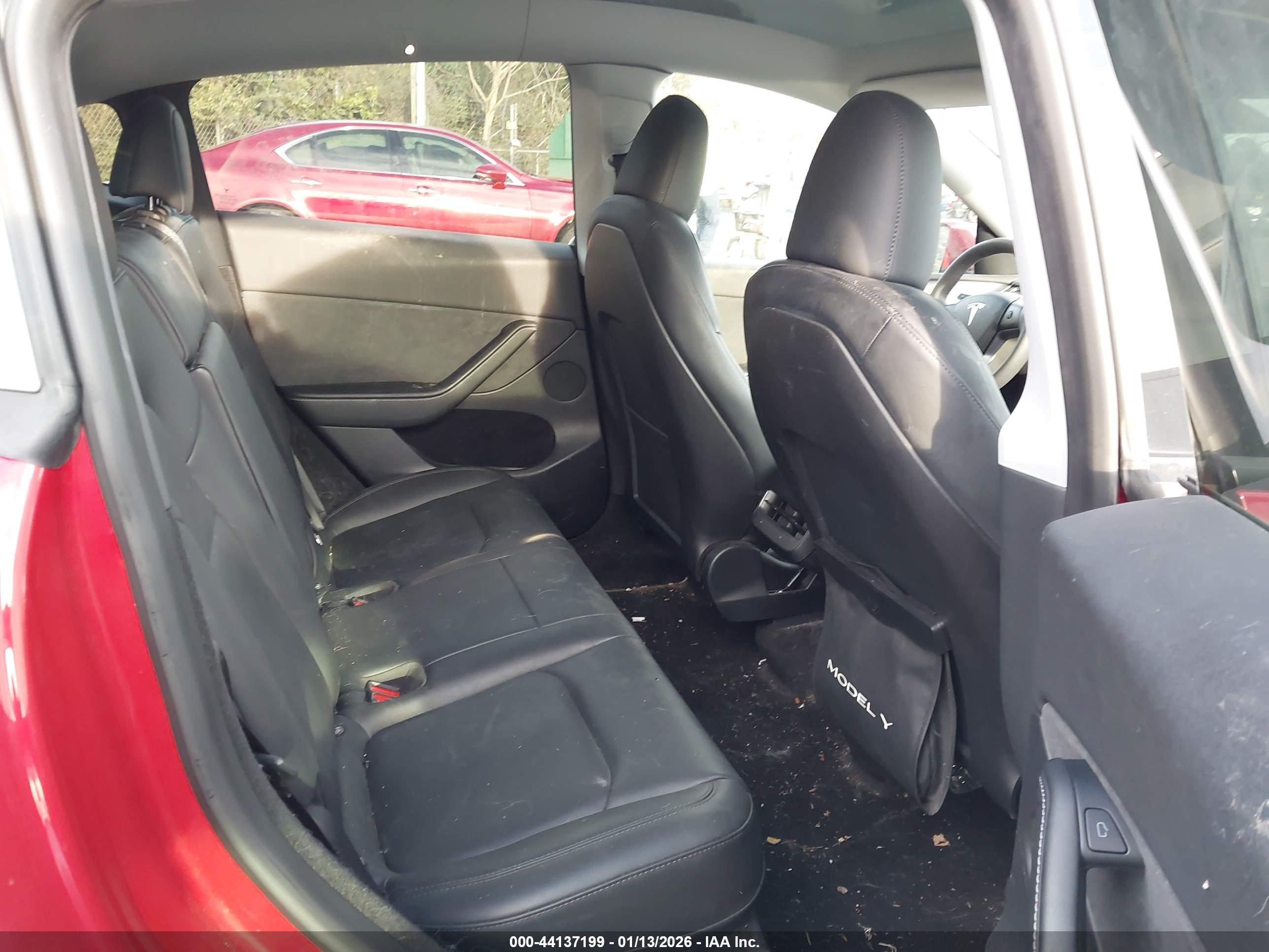 TESLA MODEL image 8