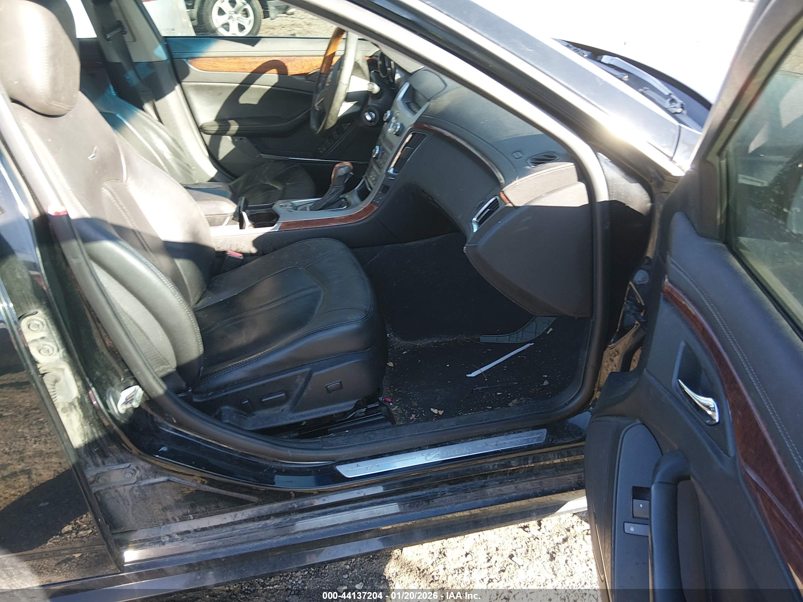 CADILLAC CTS image 5