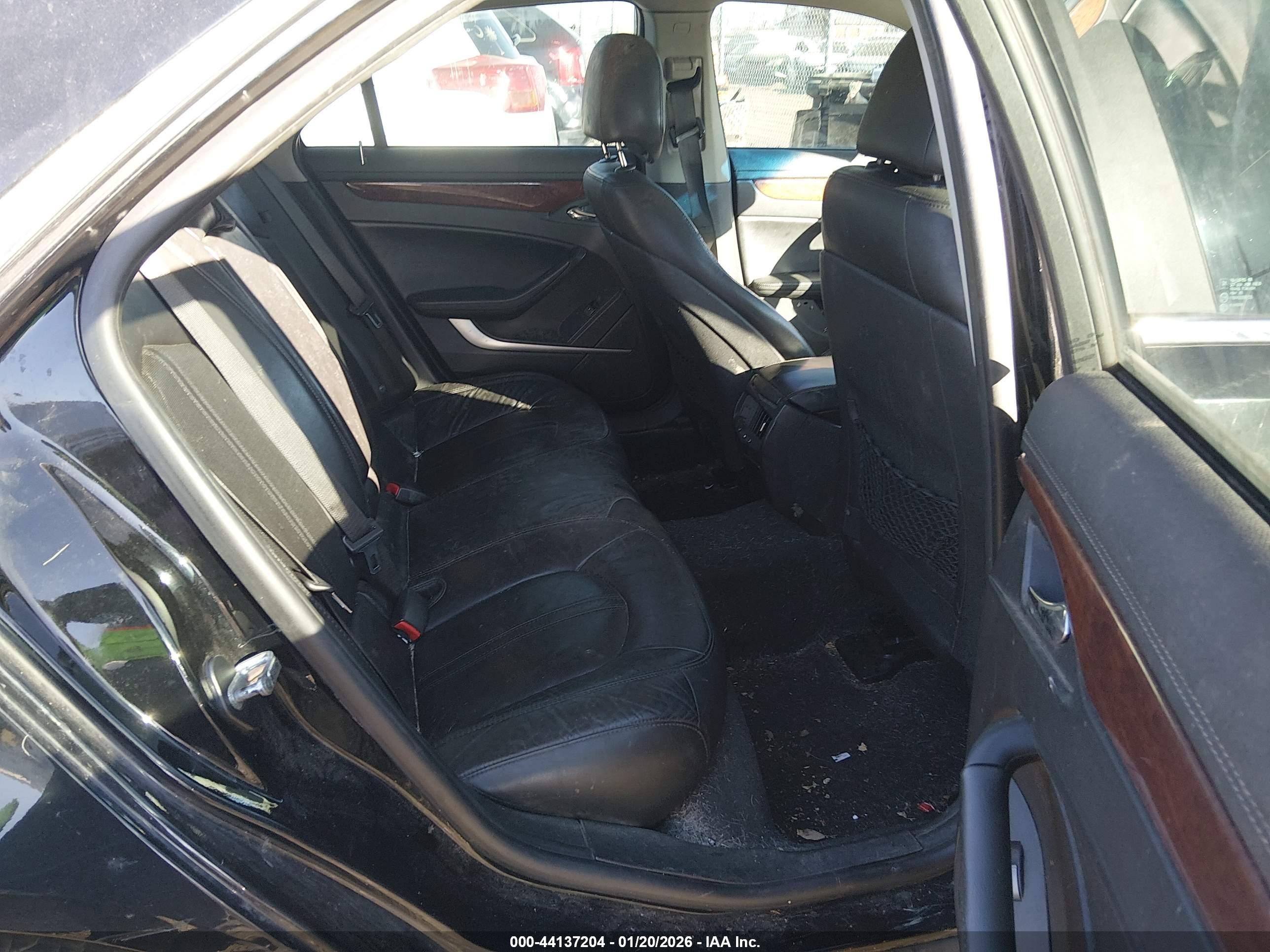 CADILLAC CTS image 8