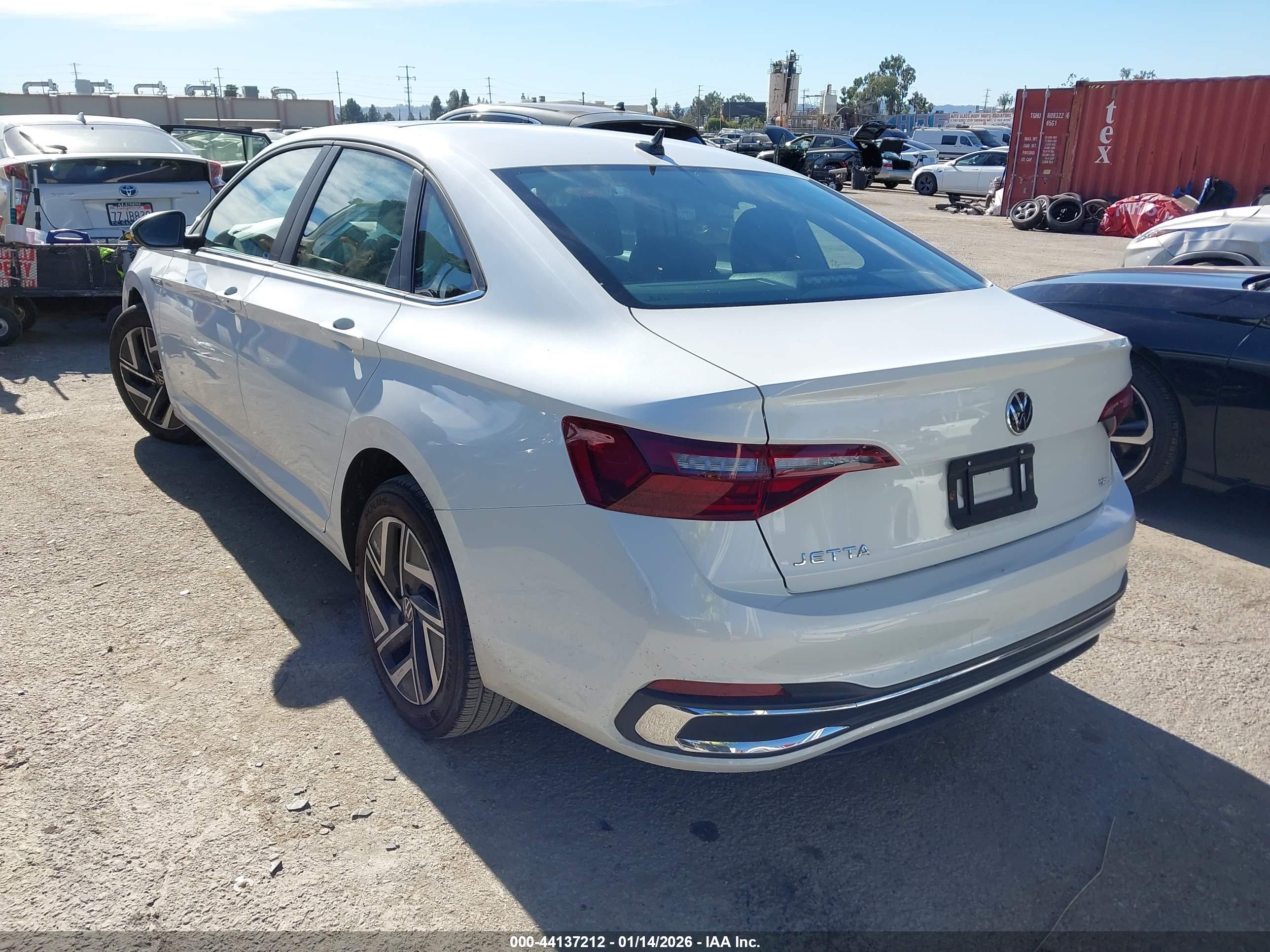 VOLKSWAGEN JETTA image 3
