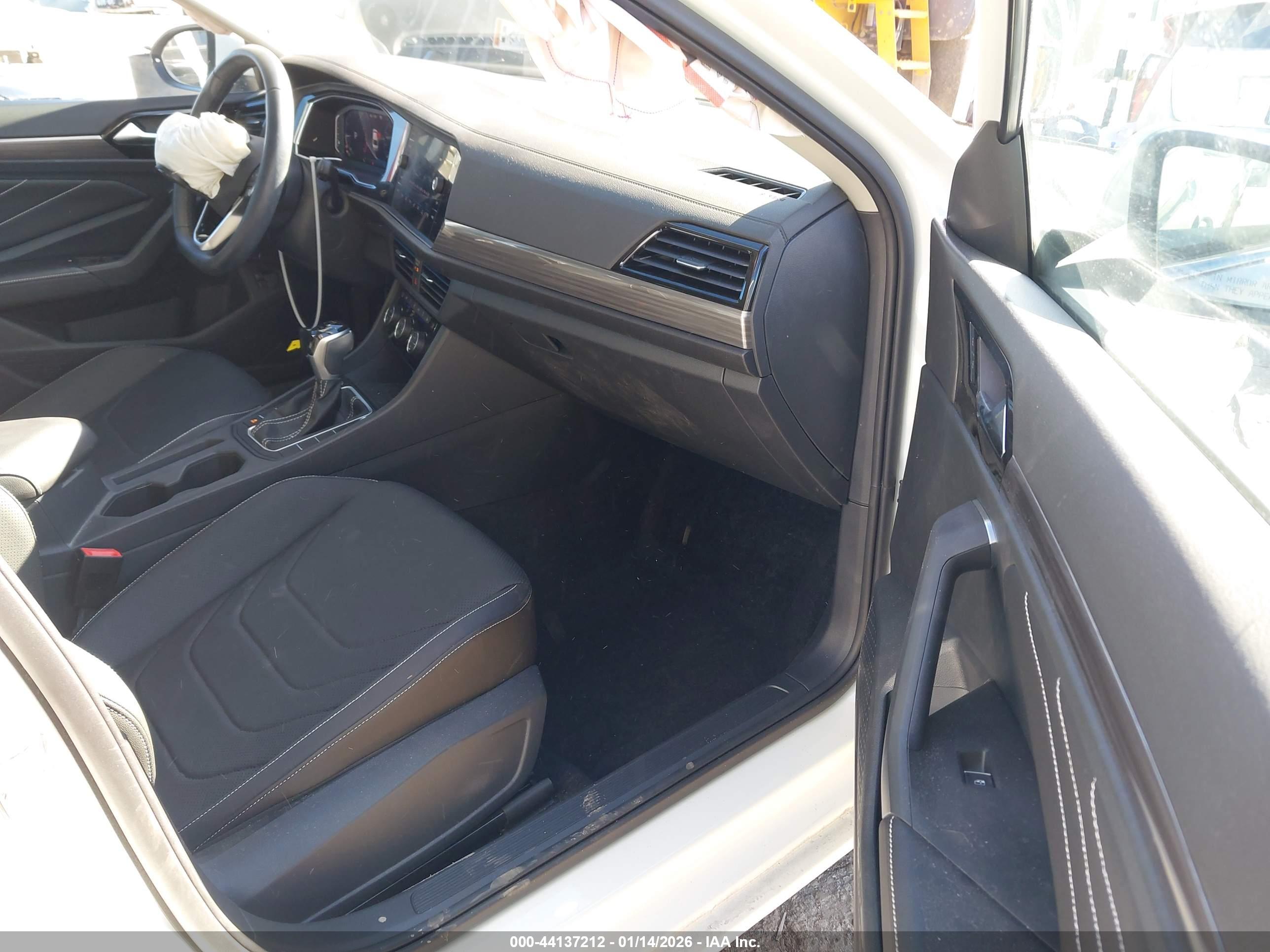 VOLKSWAGEN JETTA image 5