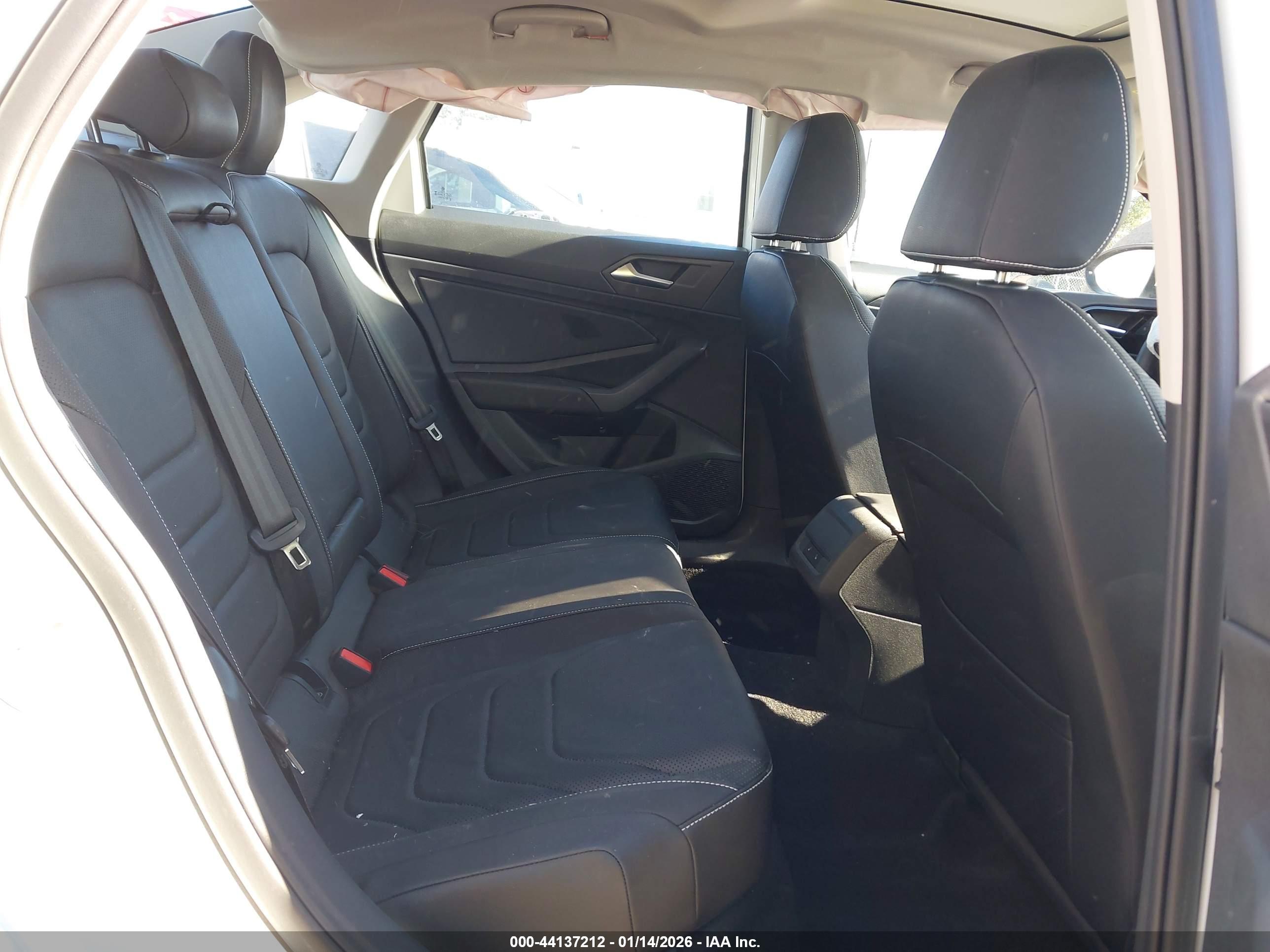 VOLKSWAGEN JETTA image 8