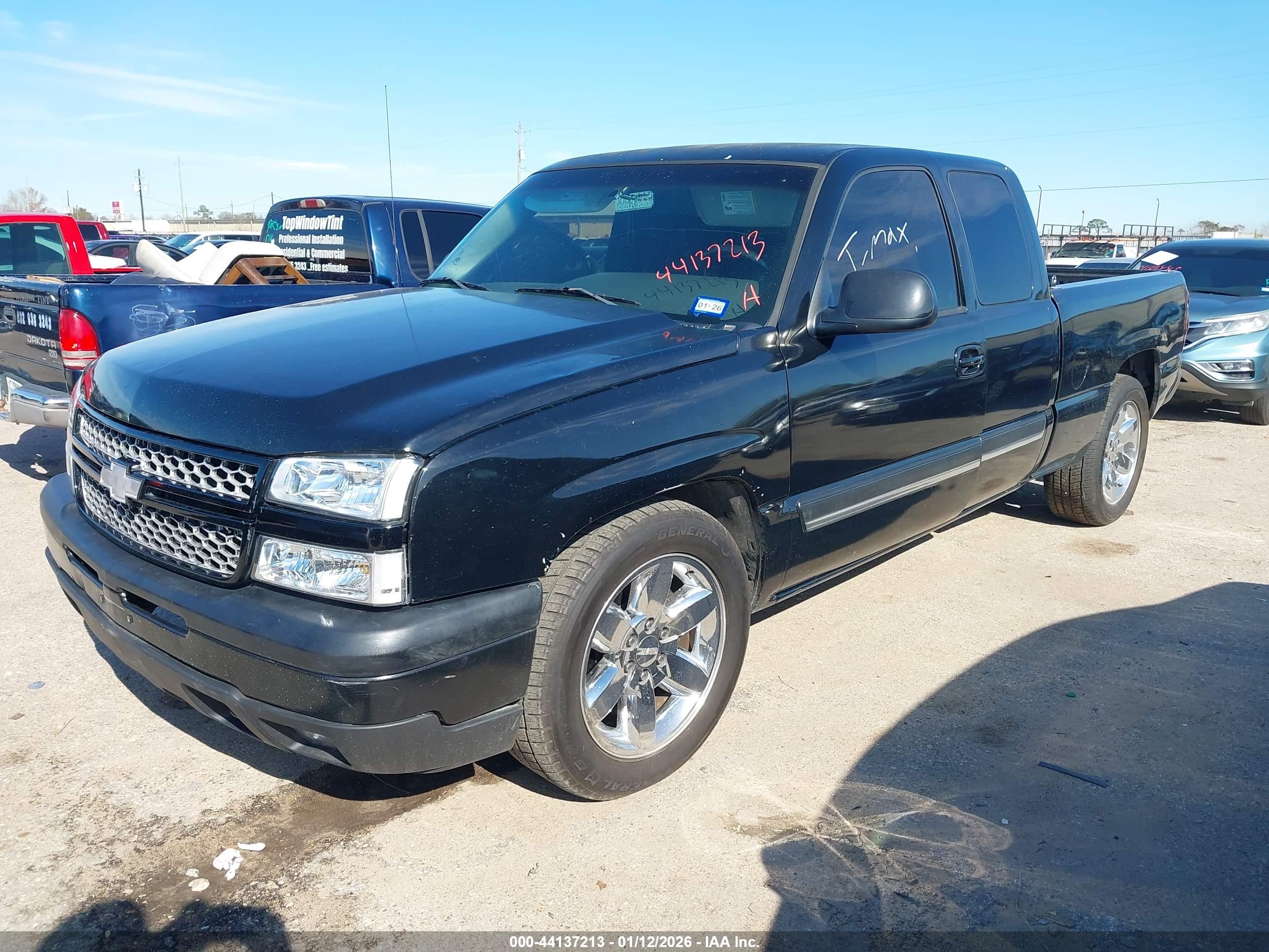 CHEVROLET SILVERADO image 2
