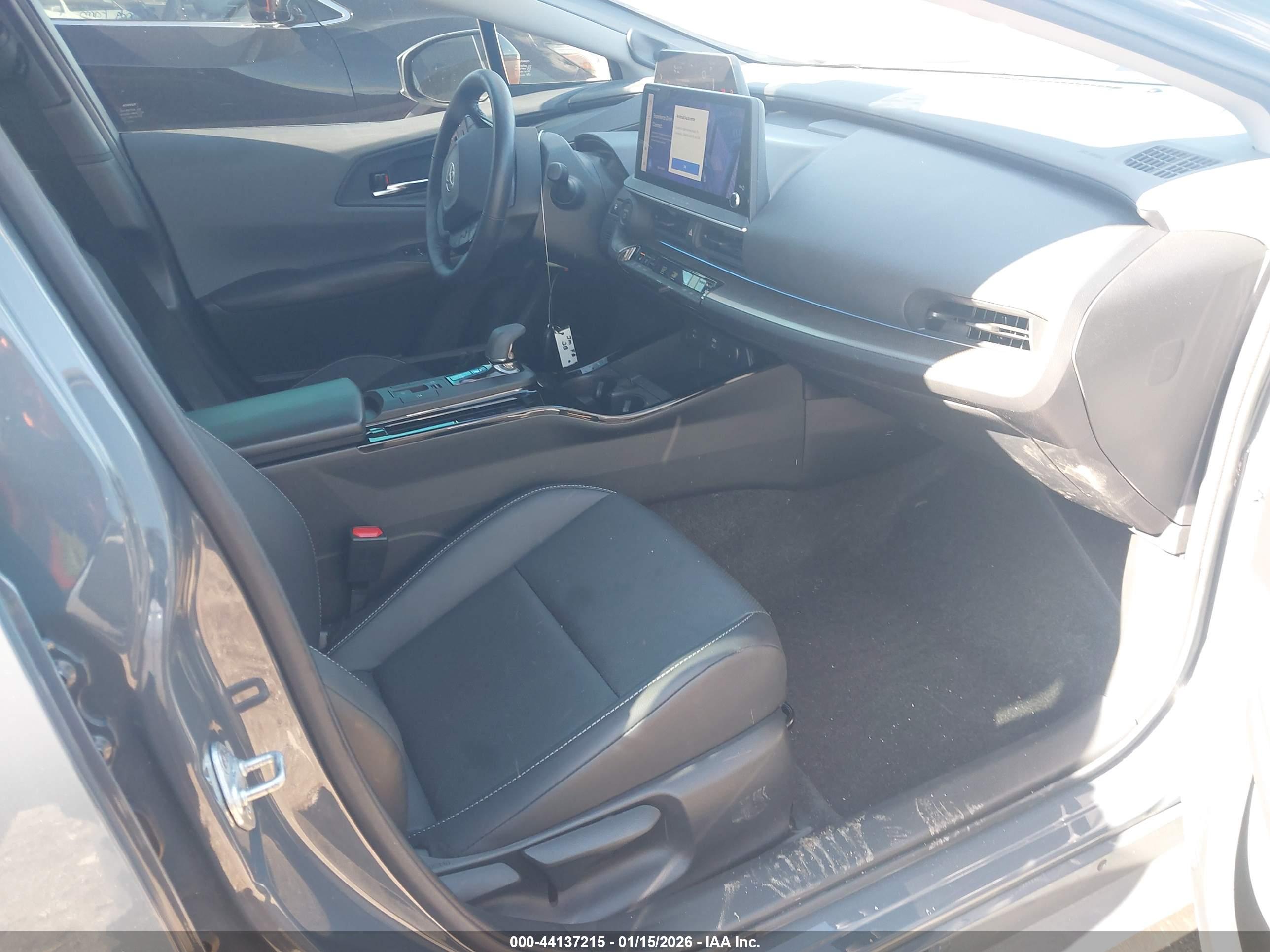 TOYOTA PRIUS image 5