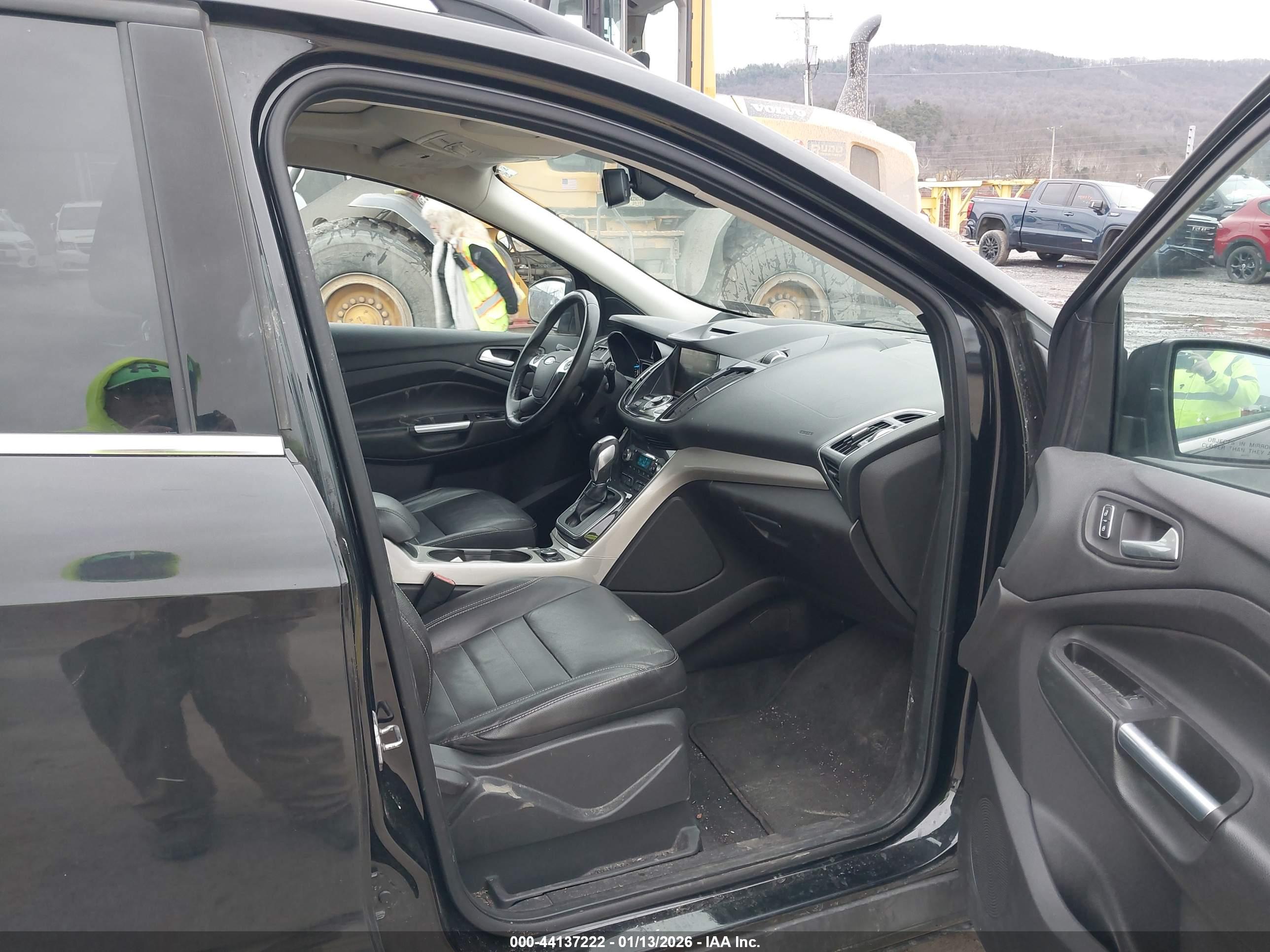 FORD ESCAPE image 5