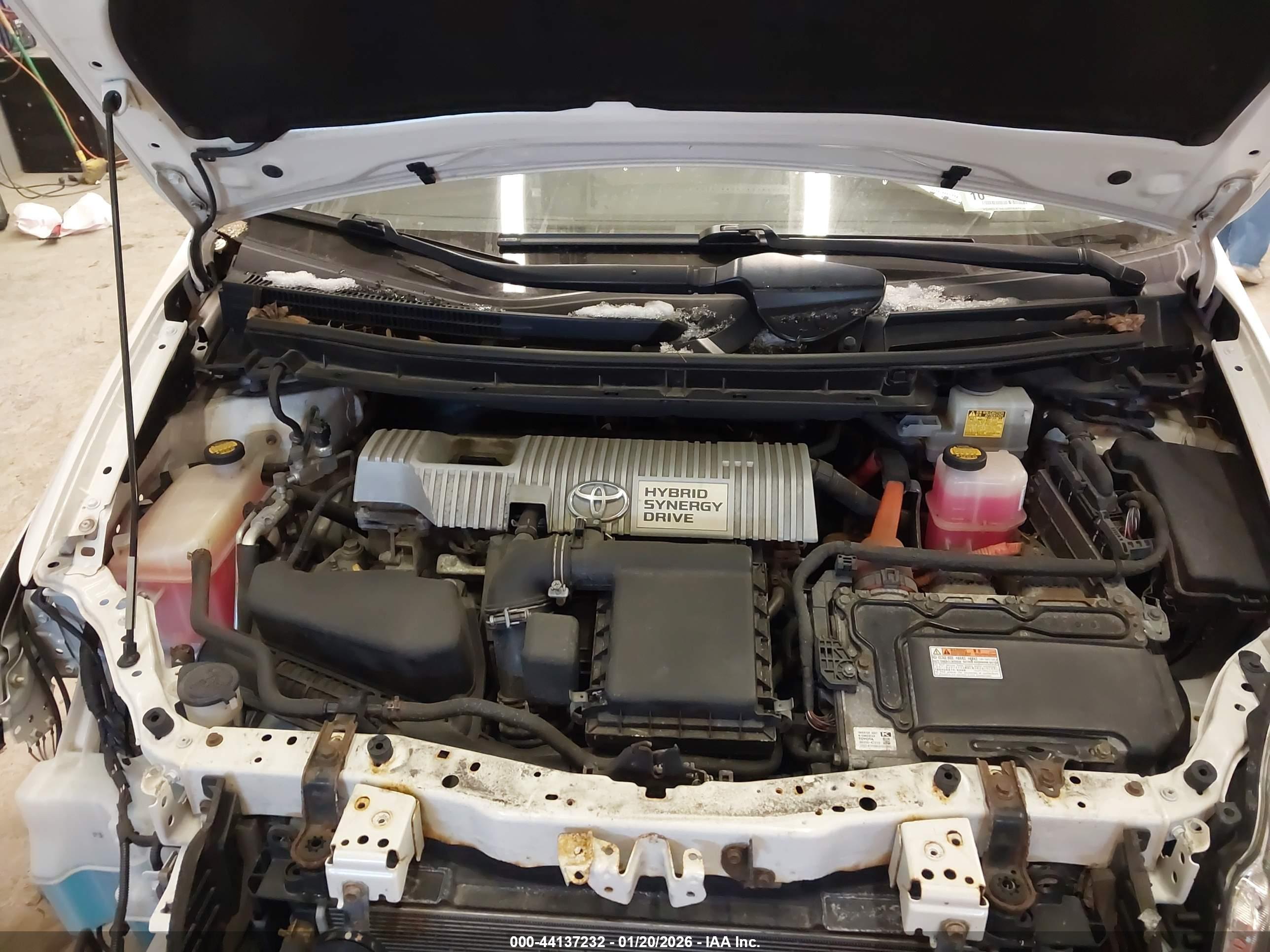 TOYOTA PRIUS image 10