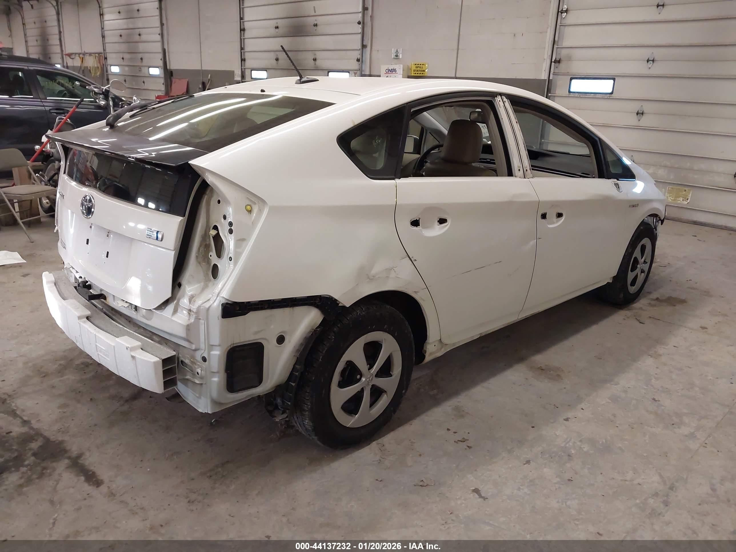 TOYOTA PRIUS image 4