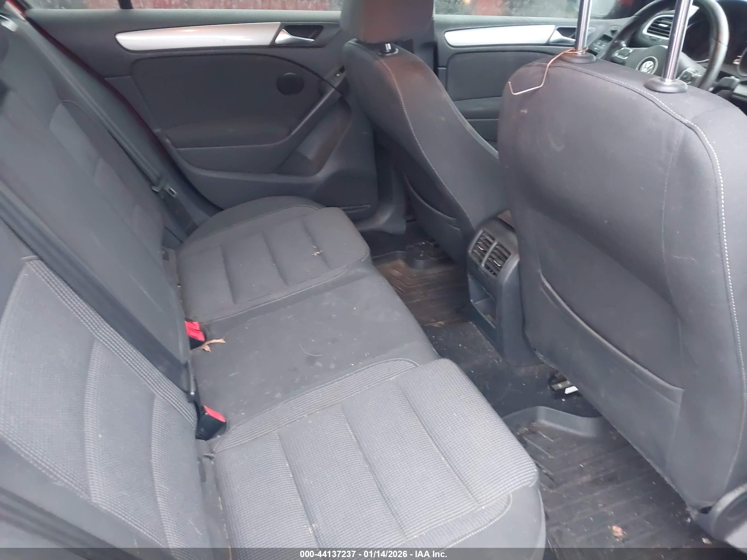 VOLKSWAGEN GOLF image 8