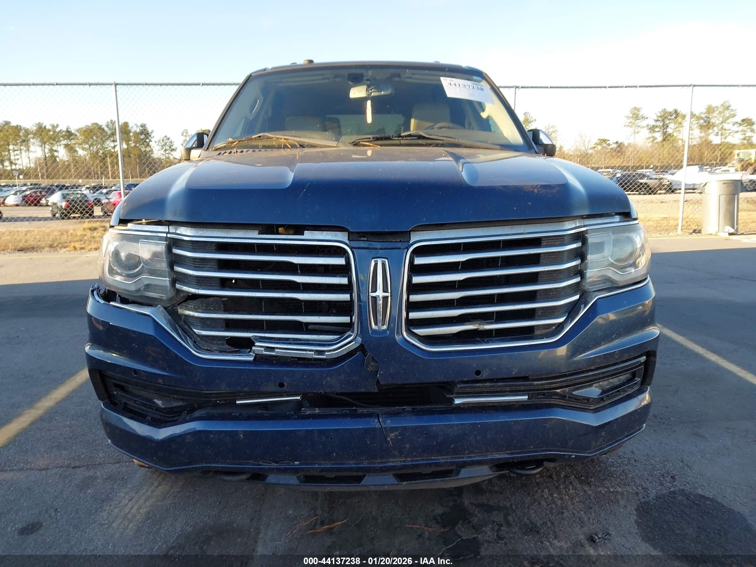 LINCOLN NAVIGATOR image 6