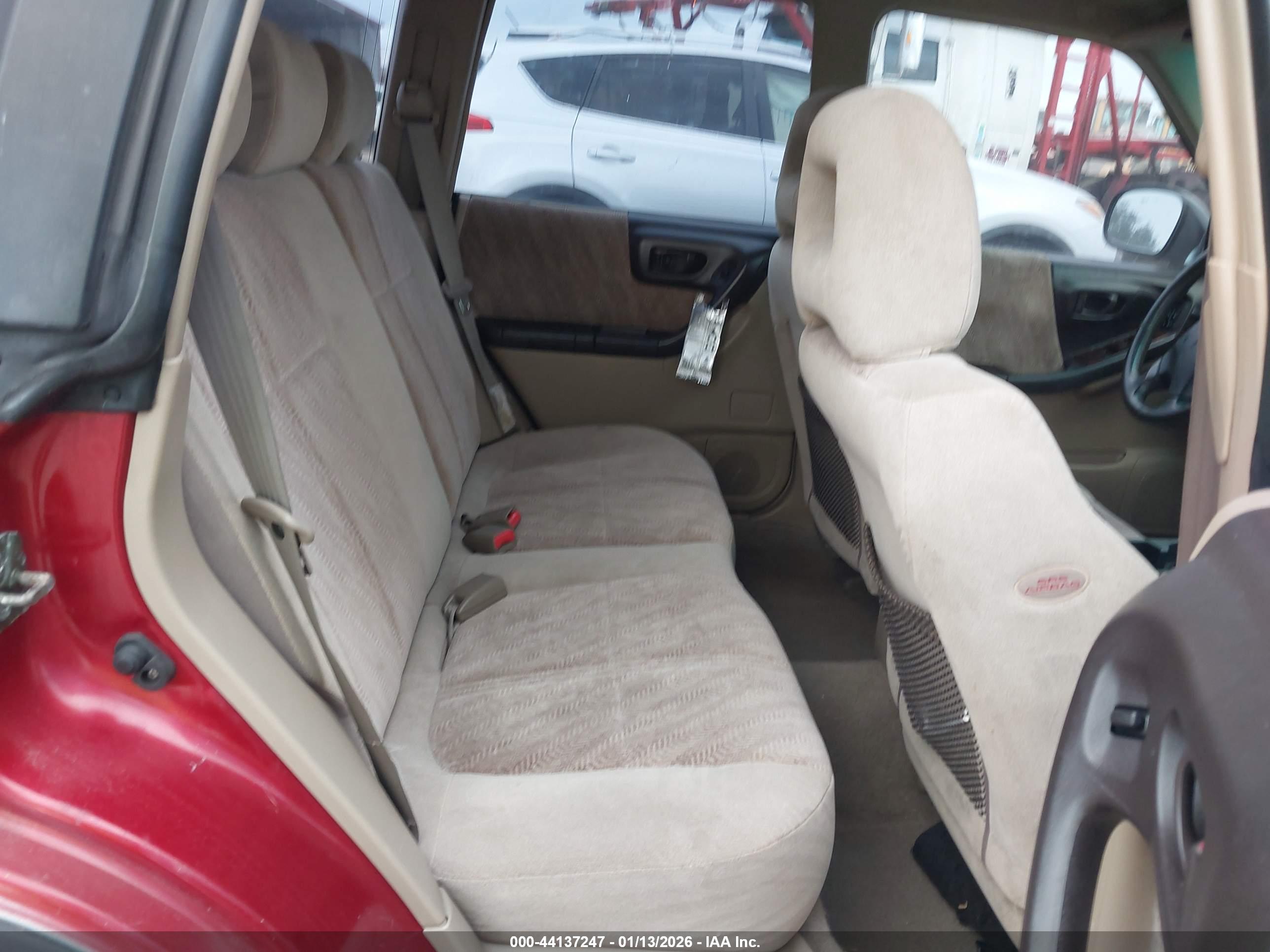 SUBARU FORESTER image 8