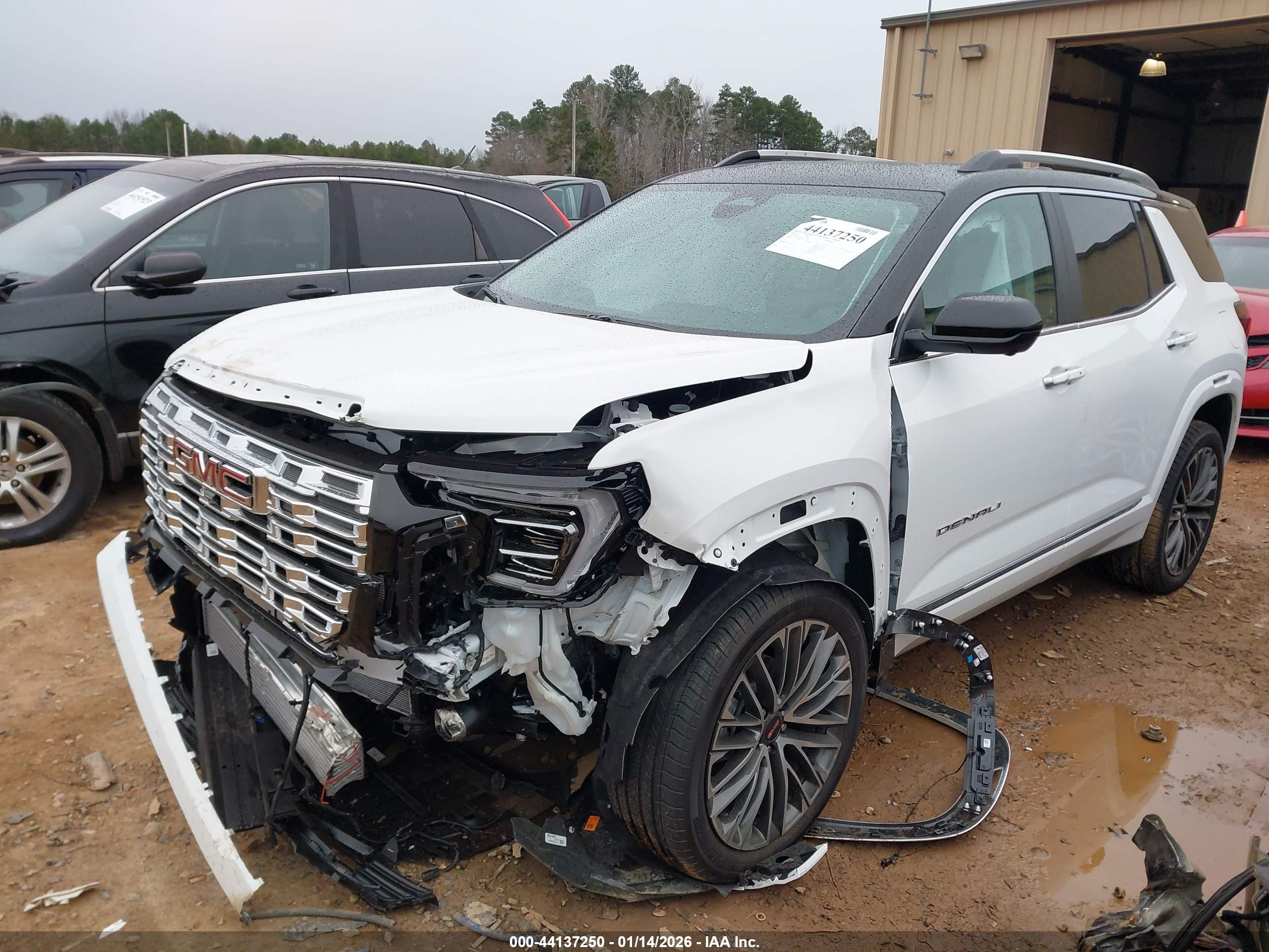 GMC TERRAIN image 2