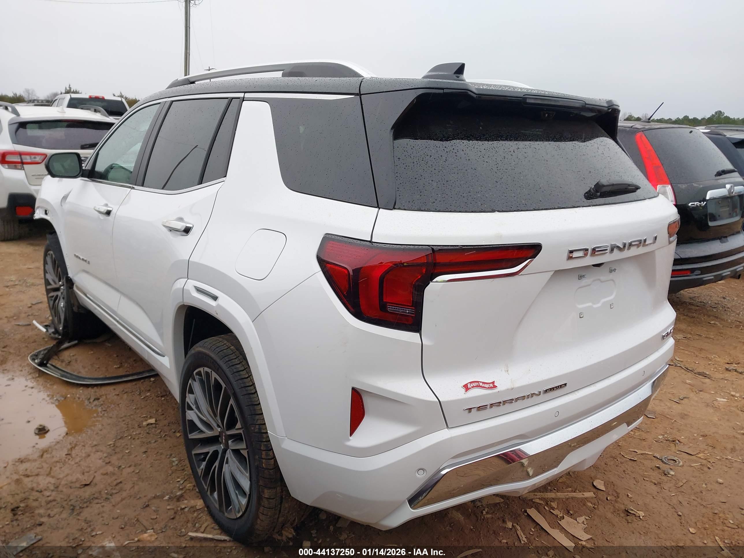 GMC TERRAIN image 3