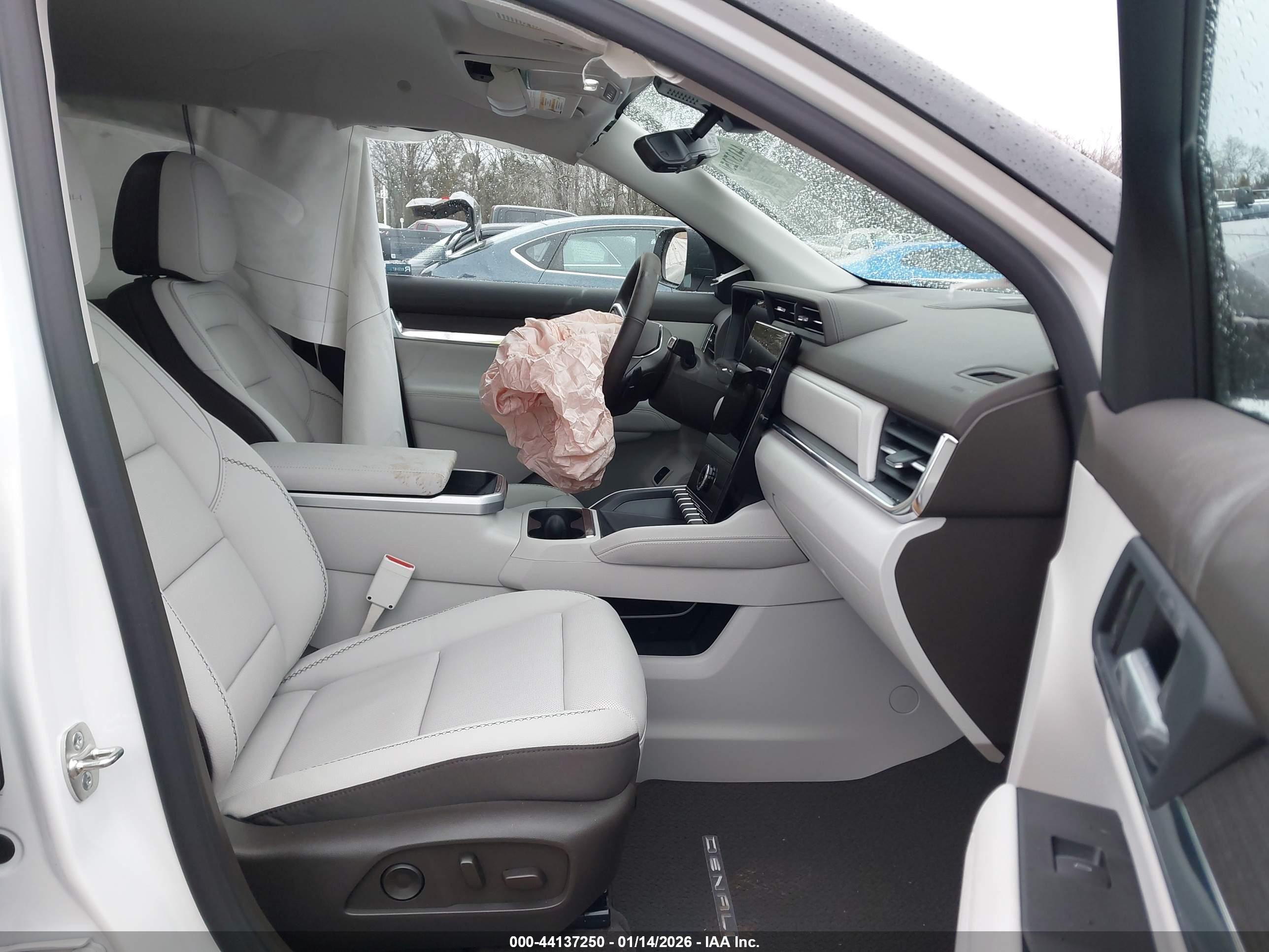 GMC TERRAIN image 5