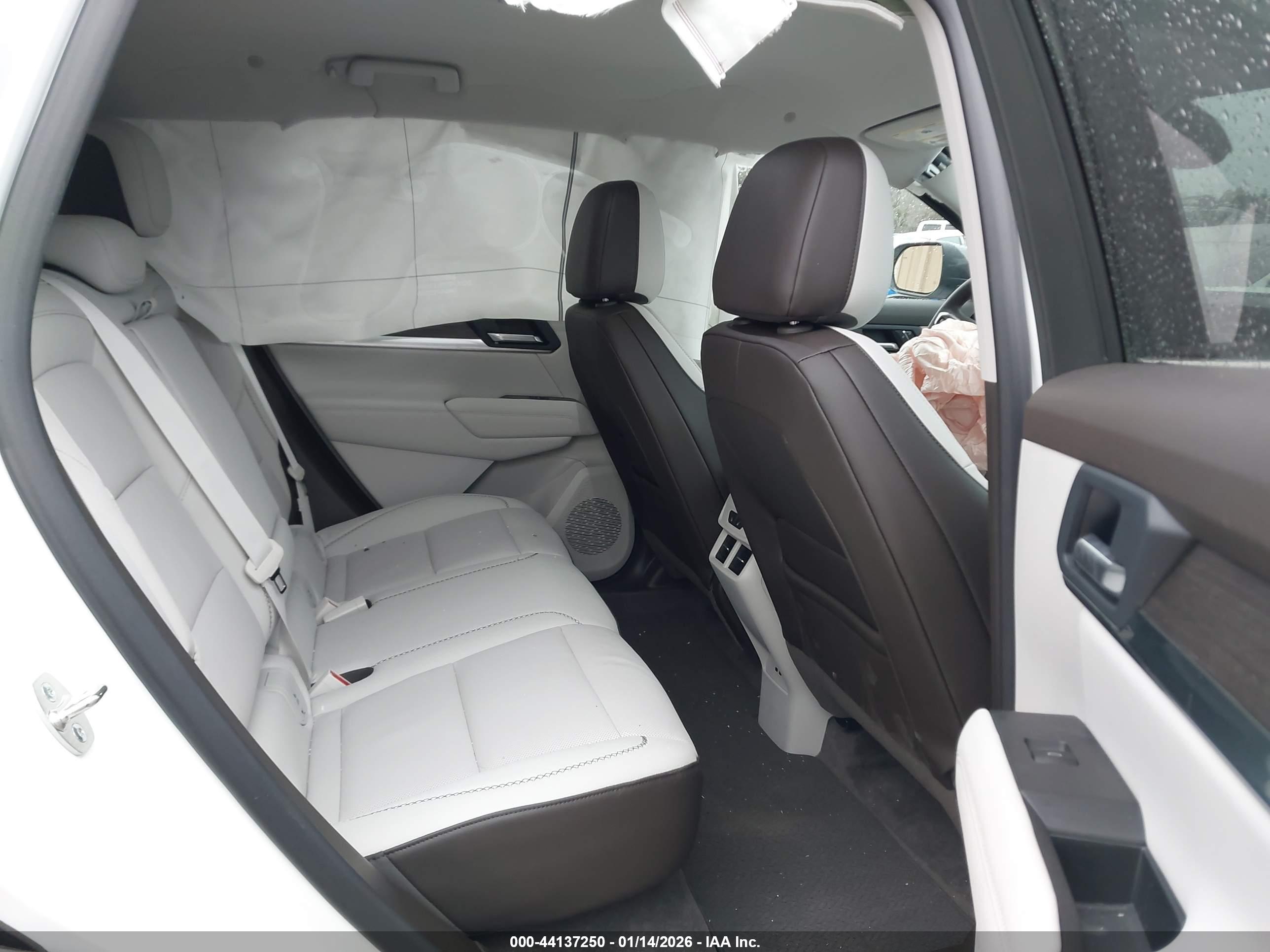GMC TERRAIN image 8