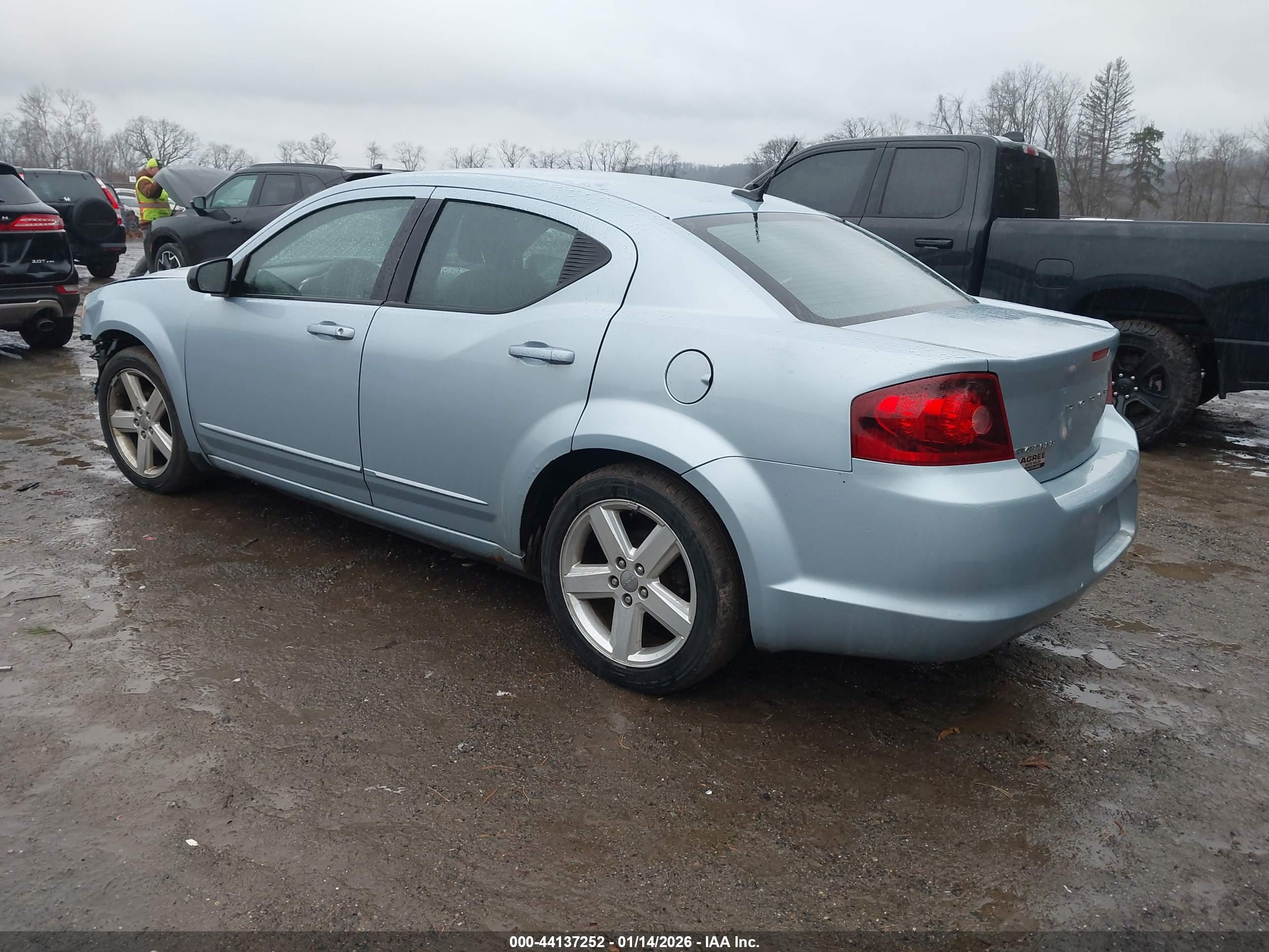 DODGE AVENGER image 3