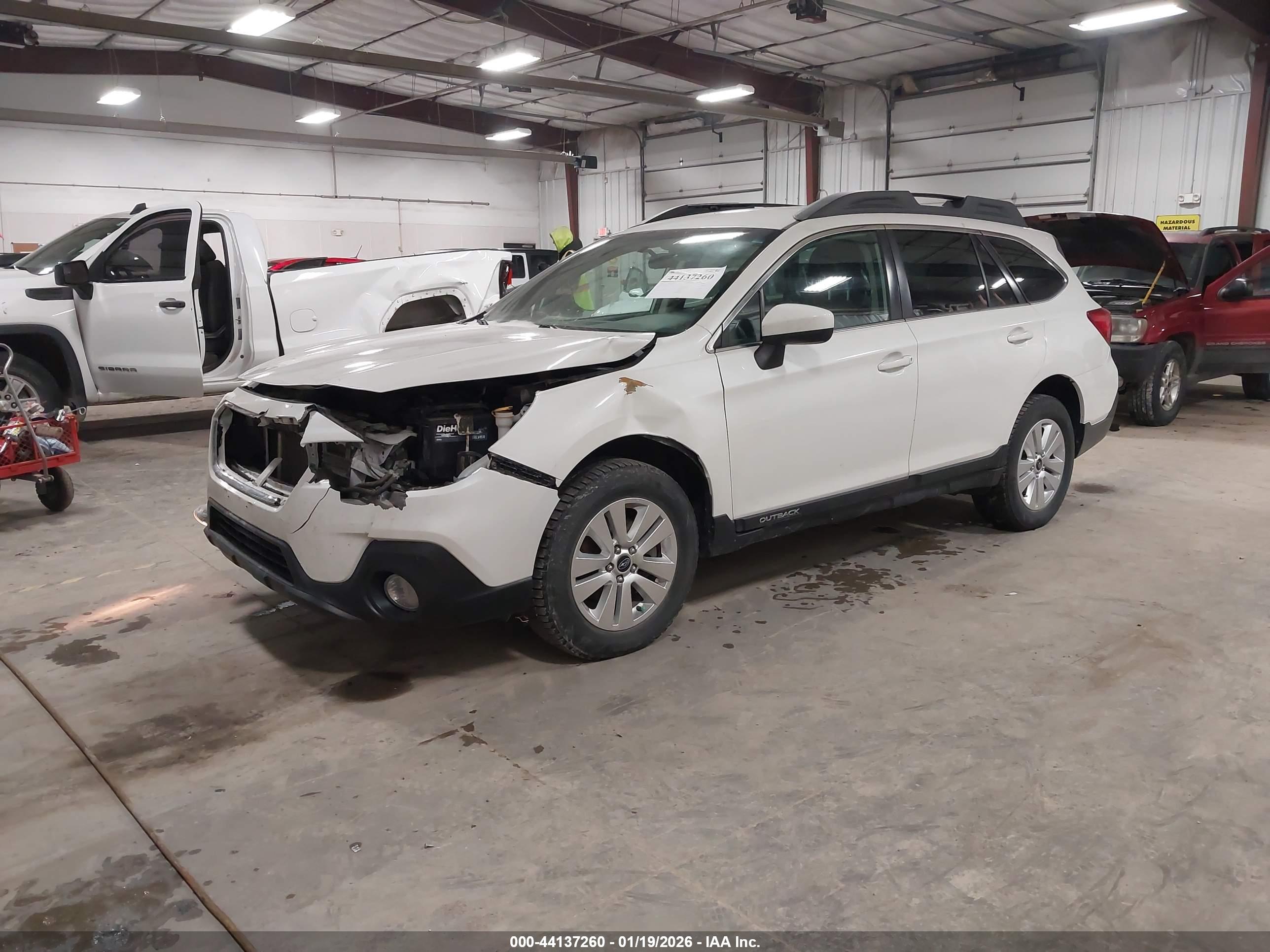 SUBARU OUTBACK image 2
