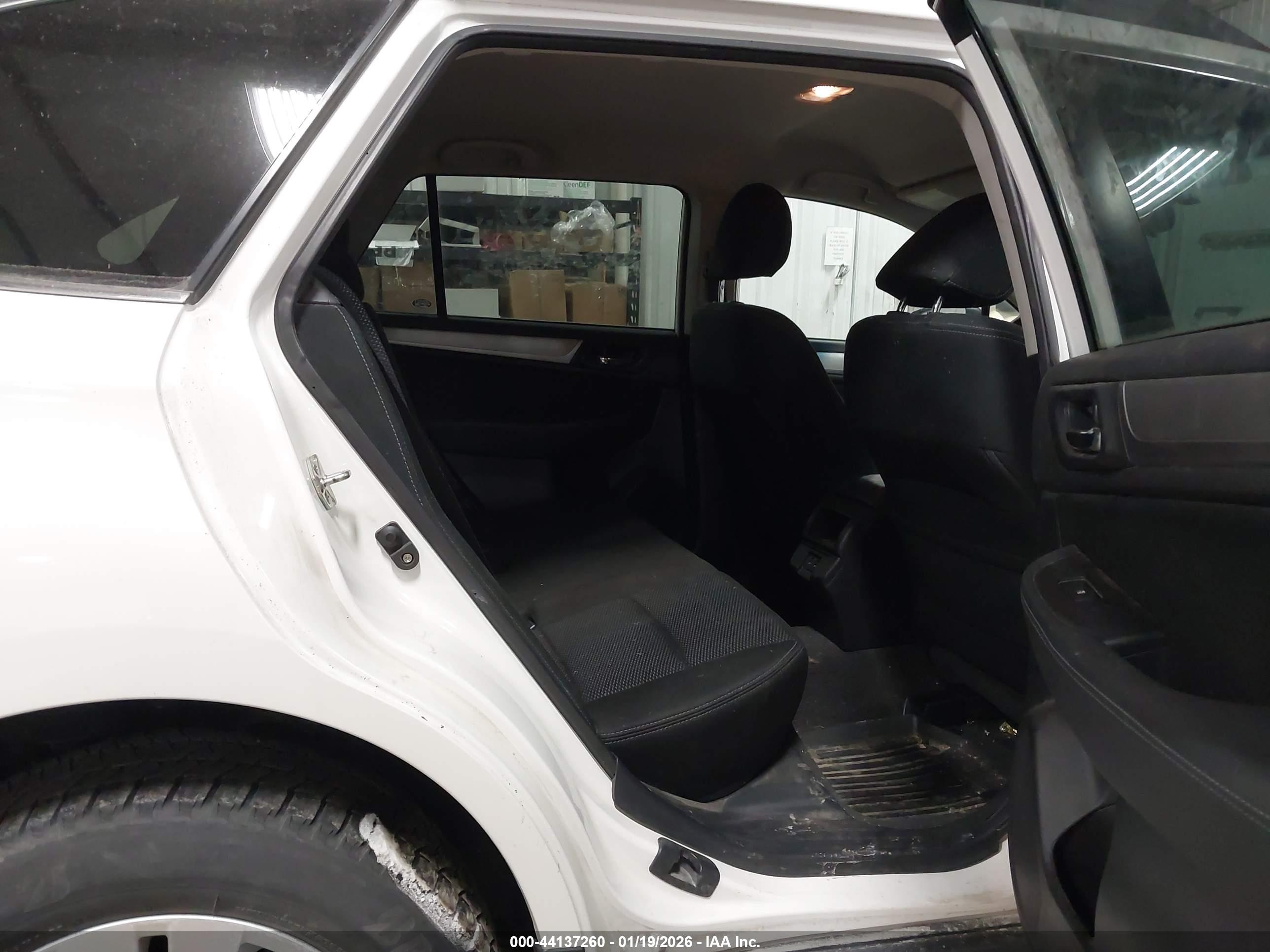 SUBARU OUTBACK image 8