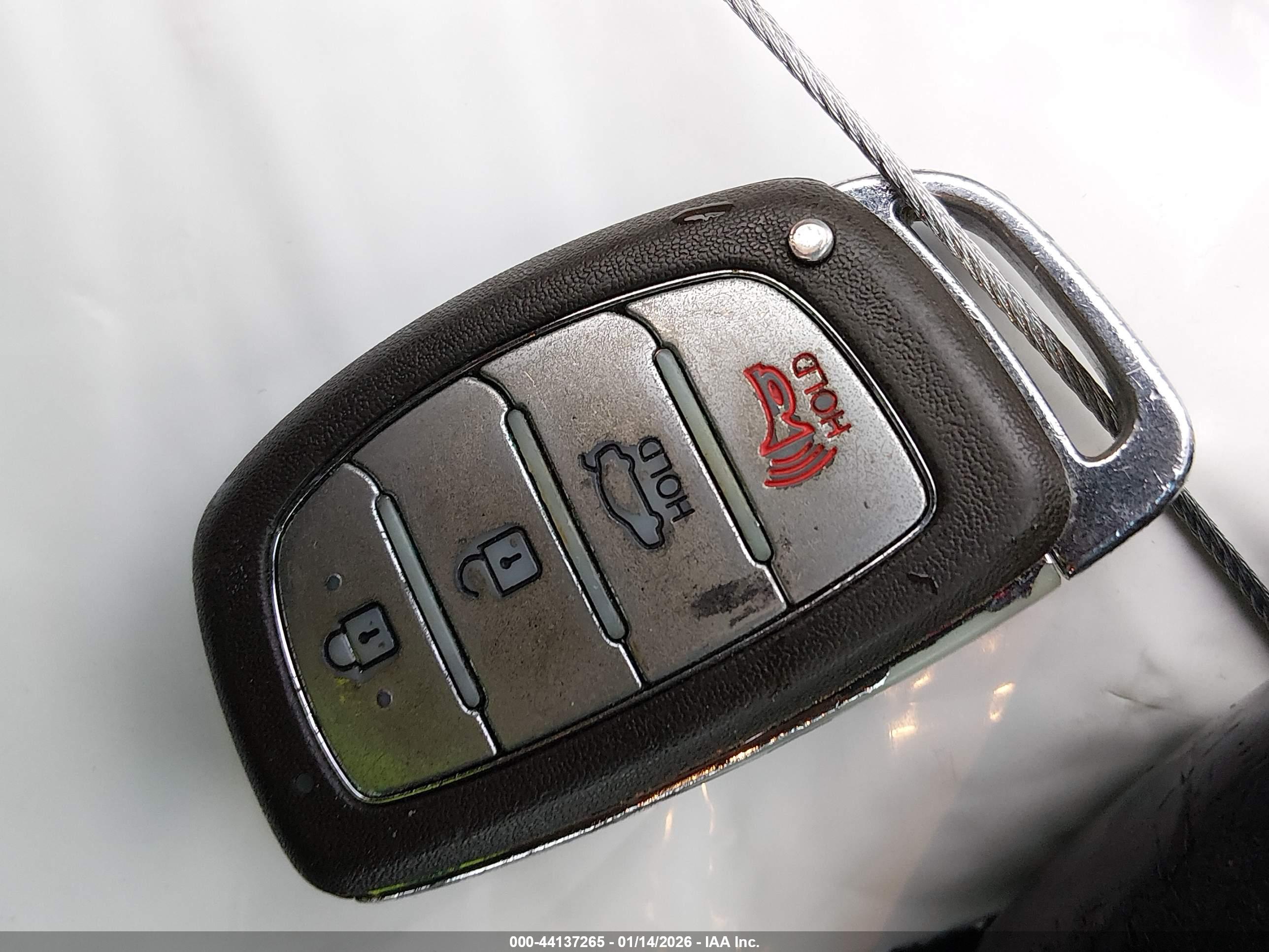 HYUNDAI ELANTRA image 11