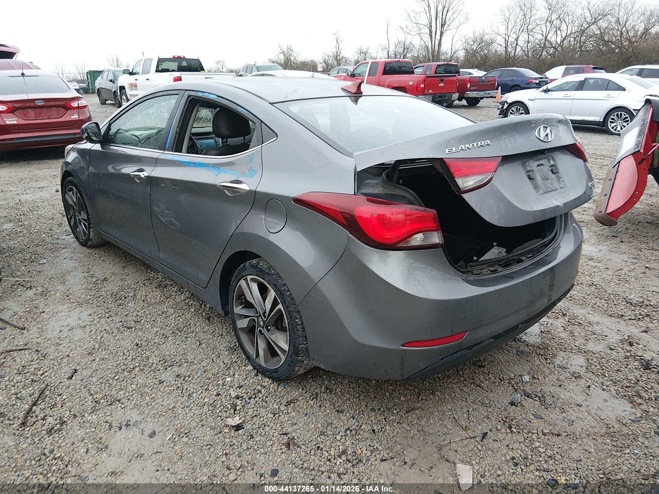 HYUNDAI ELANTRA image 3