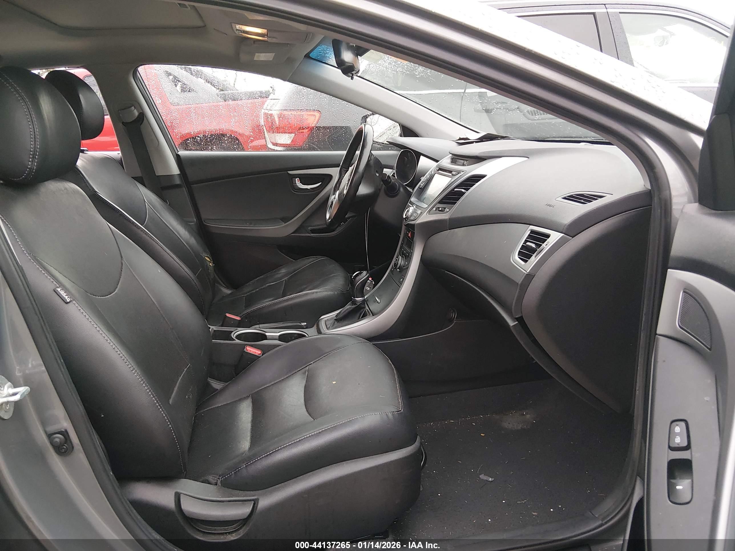 HYUNDAI ELANTRA image 5