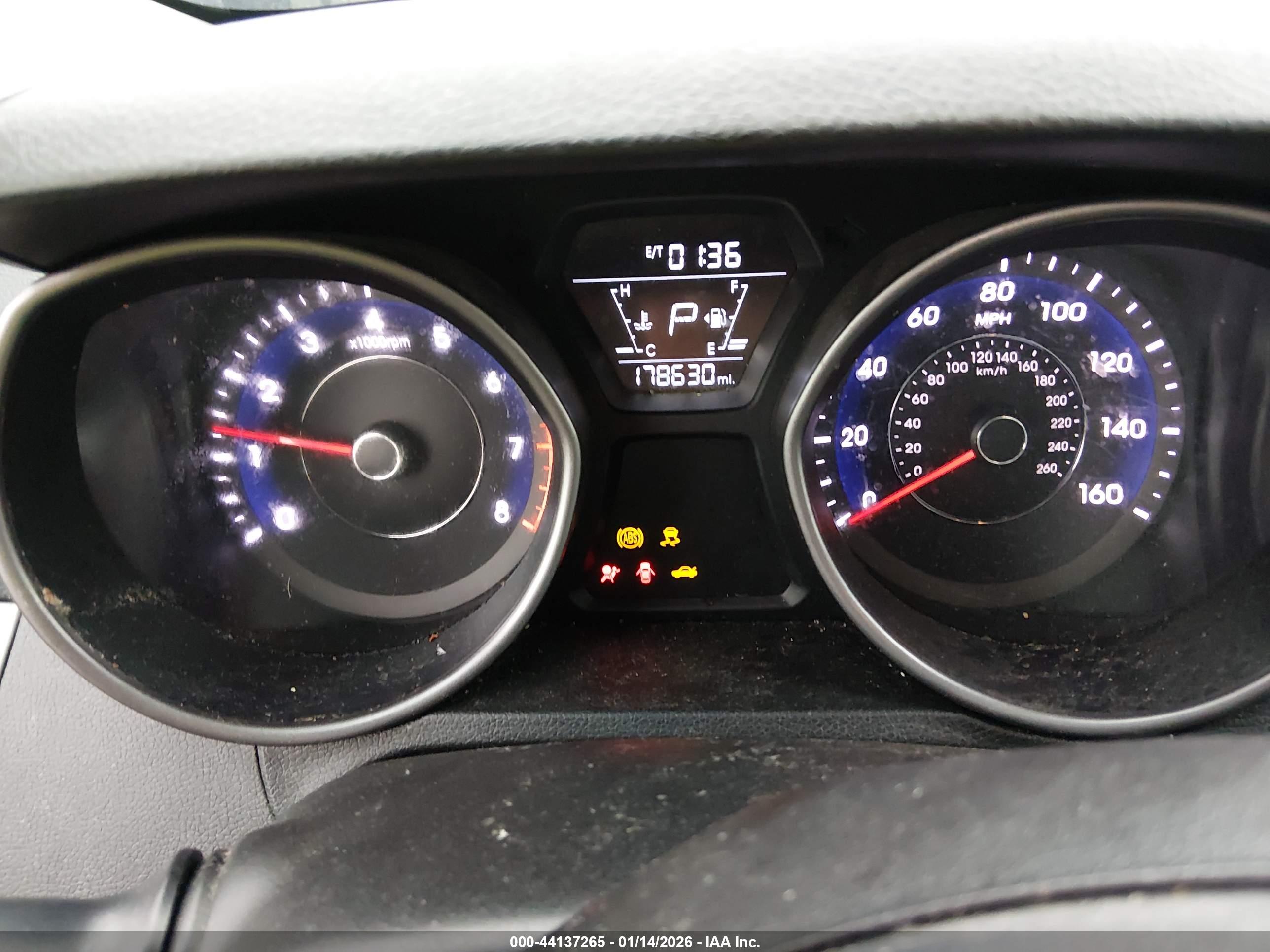 HYUNDAI ELANTRA image 7