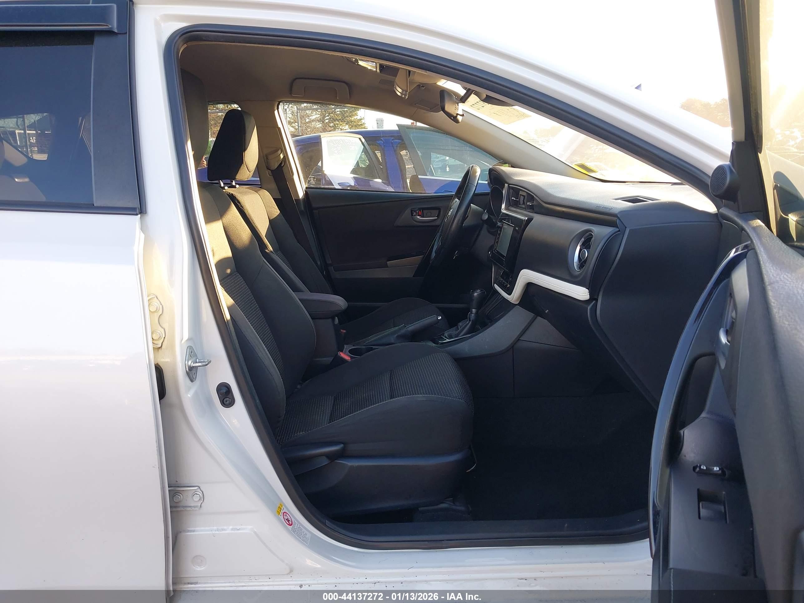 TOYOTA COROLLA image 5