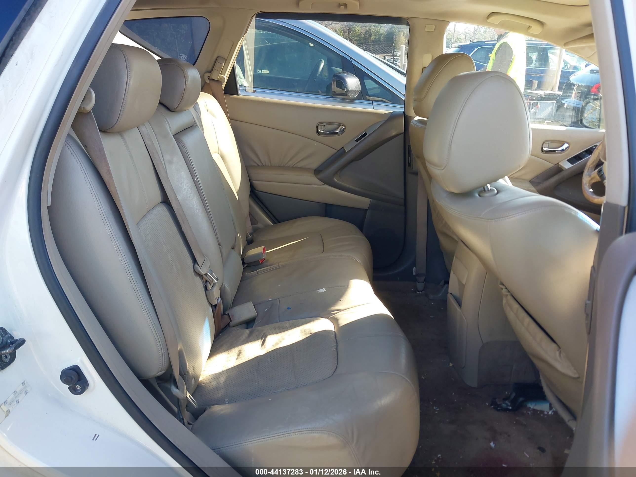NISSAN MURANO image 8
