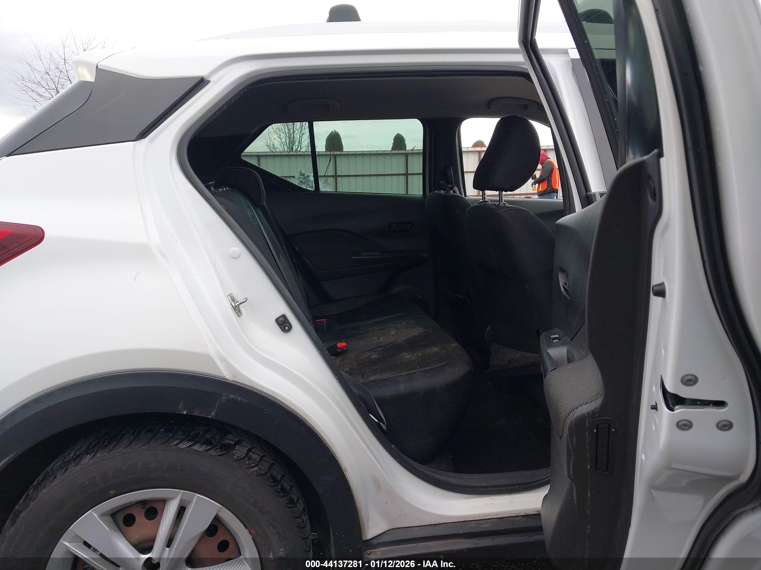 NISSAN KICKS image 8