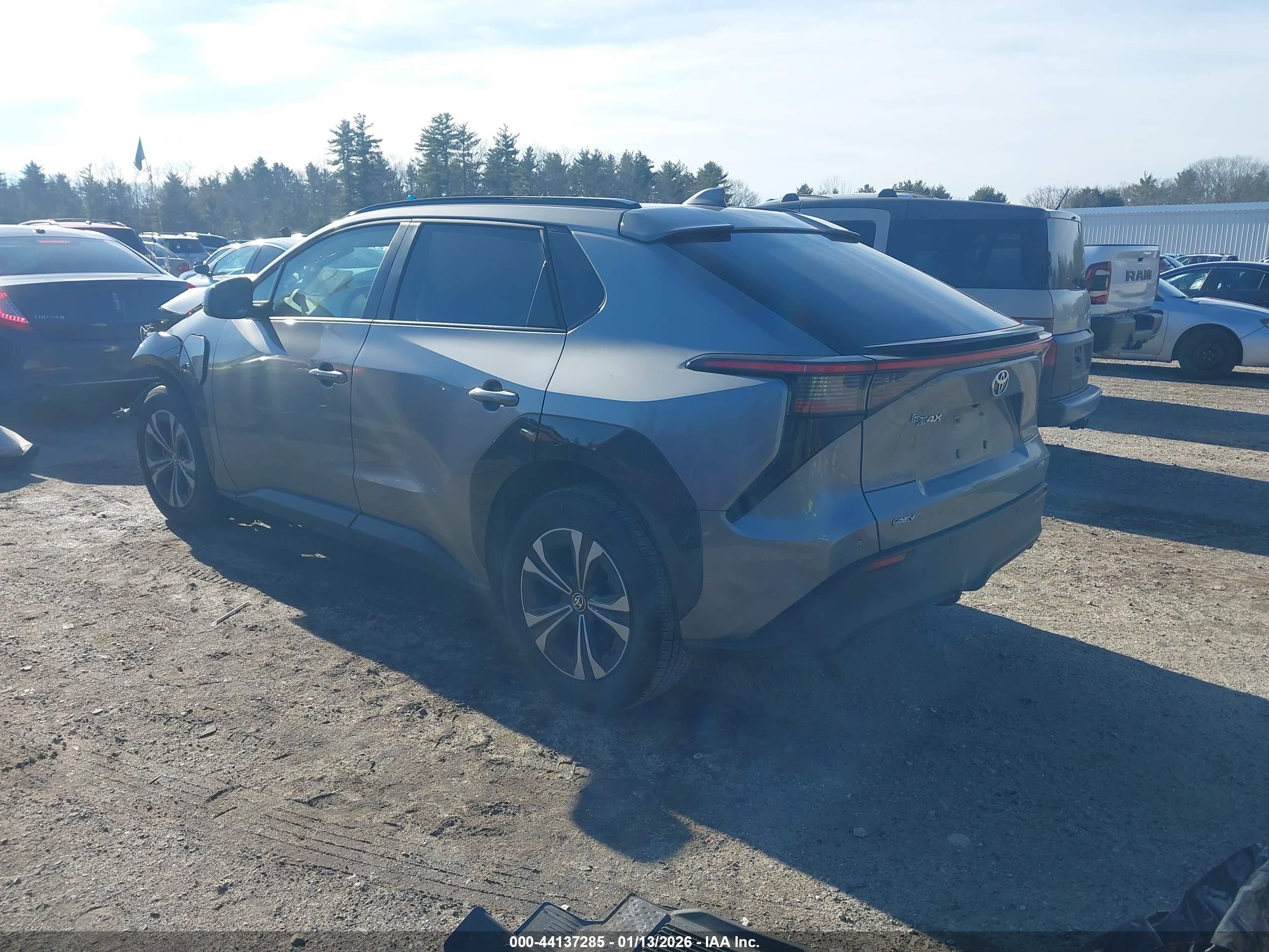 TOYOTA BZ4X image 3