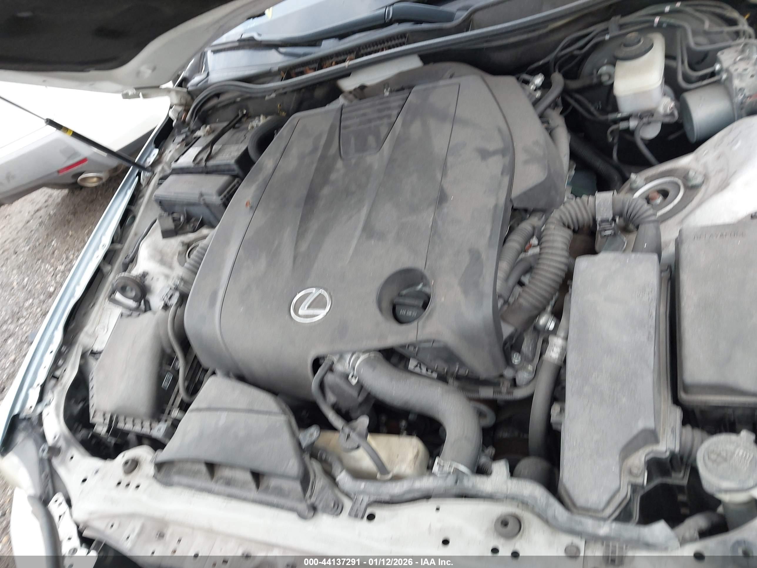 LEXUS IS image 10